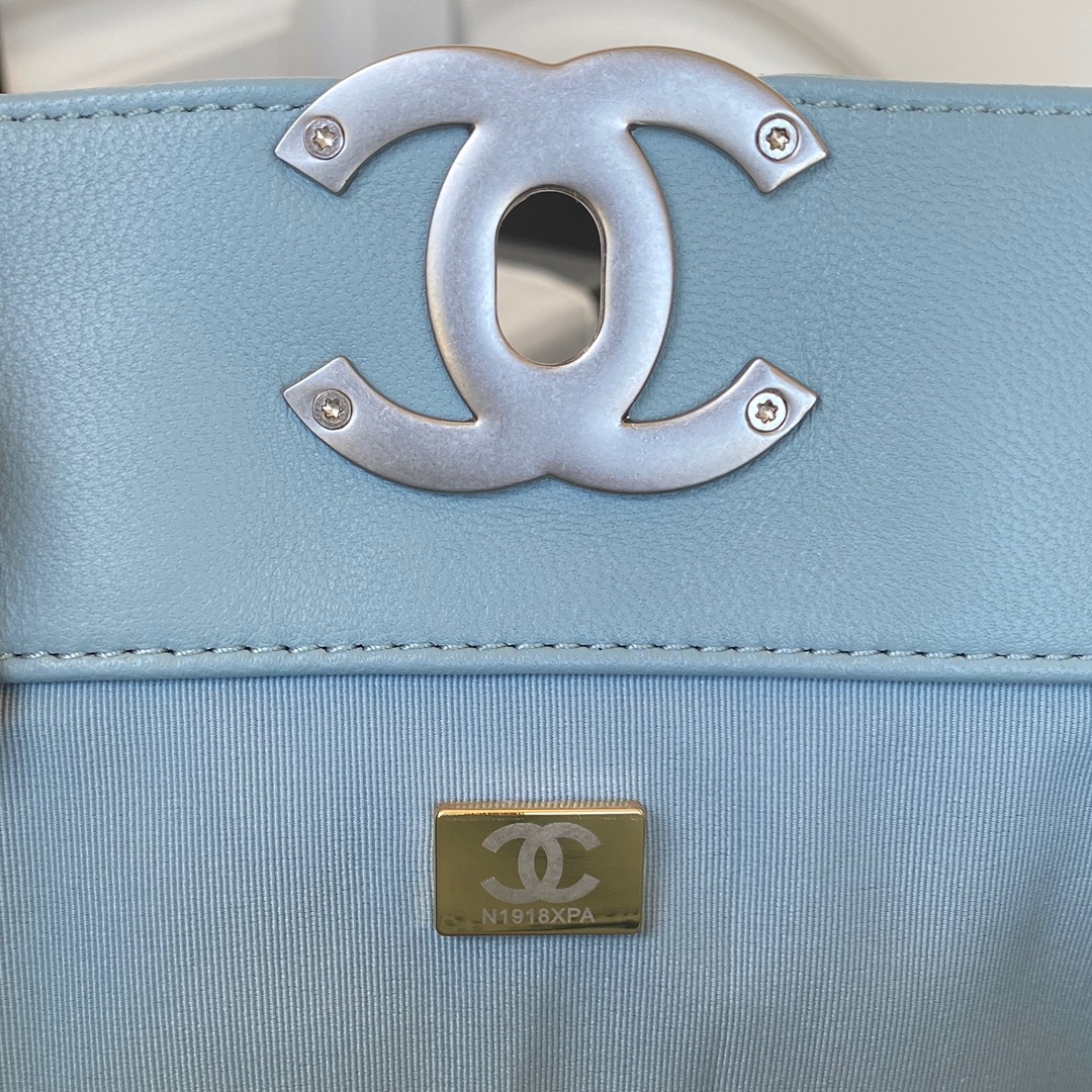 CC 19 Tote