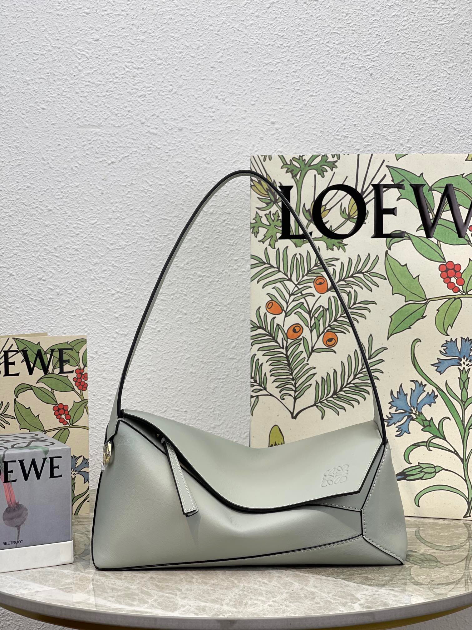LOEW Puzzle Hobo