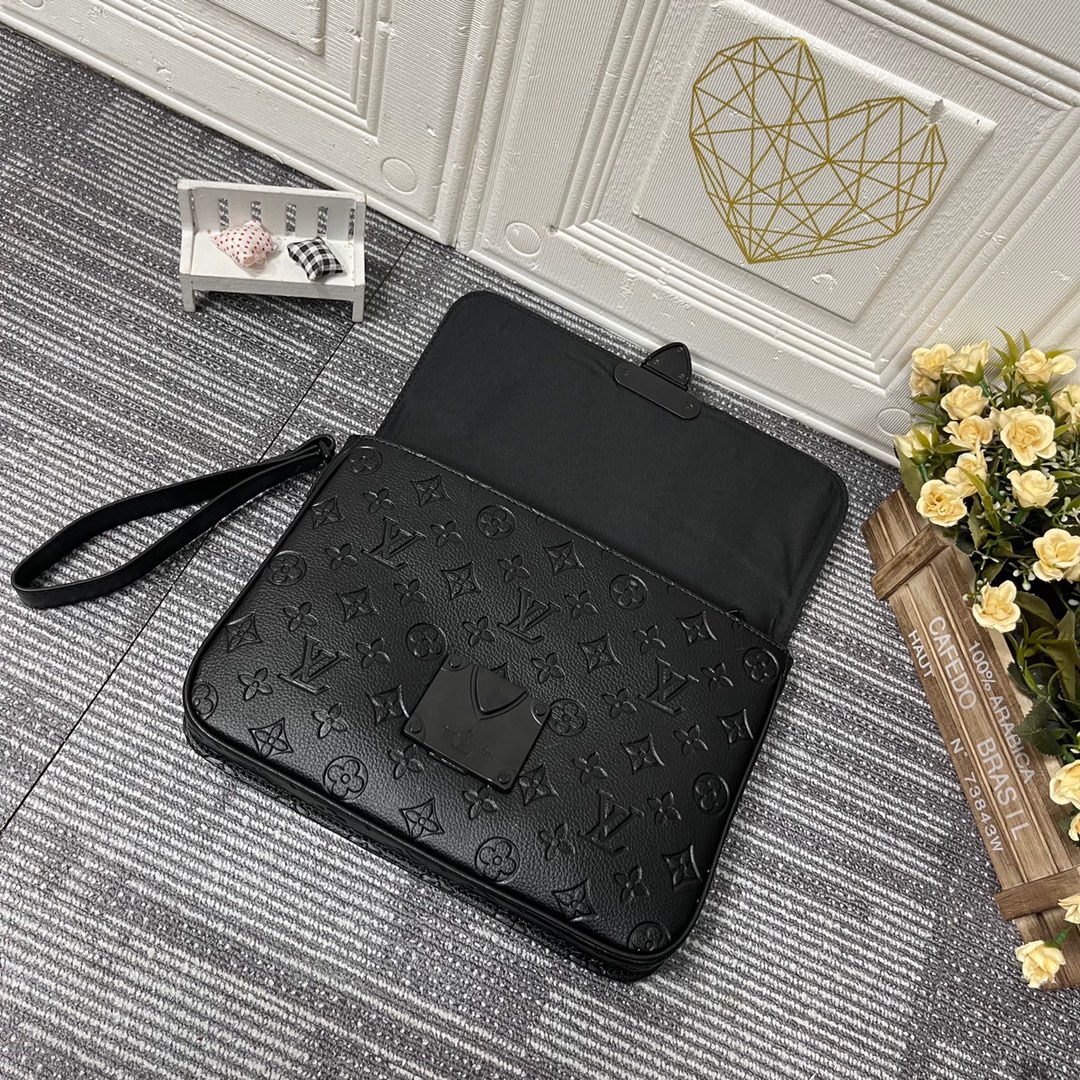 LOUIV Macassar Clutch