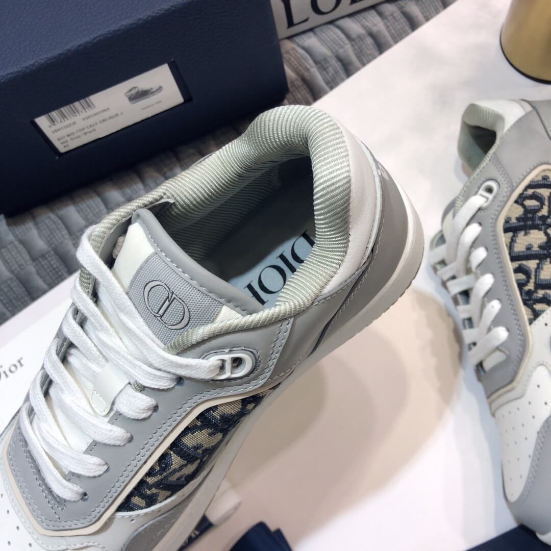 CD Sneakers
