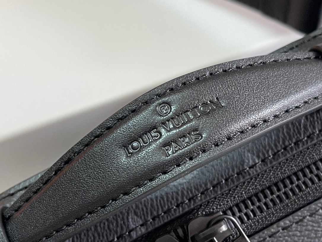 LOUIV Handle Soft Trunk