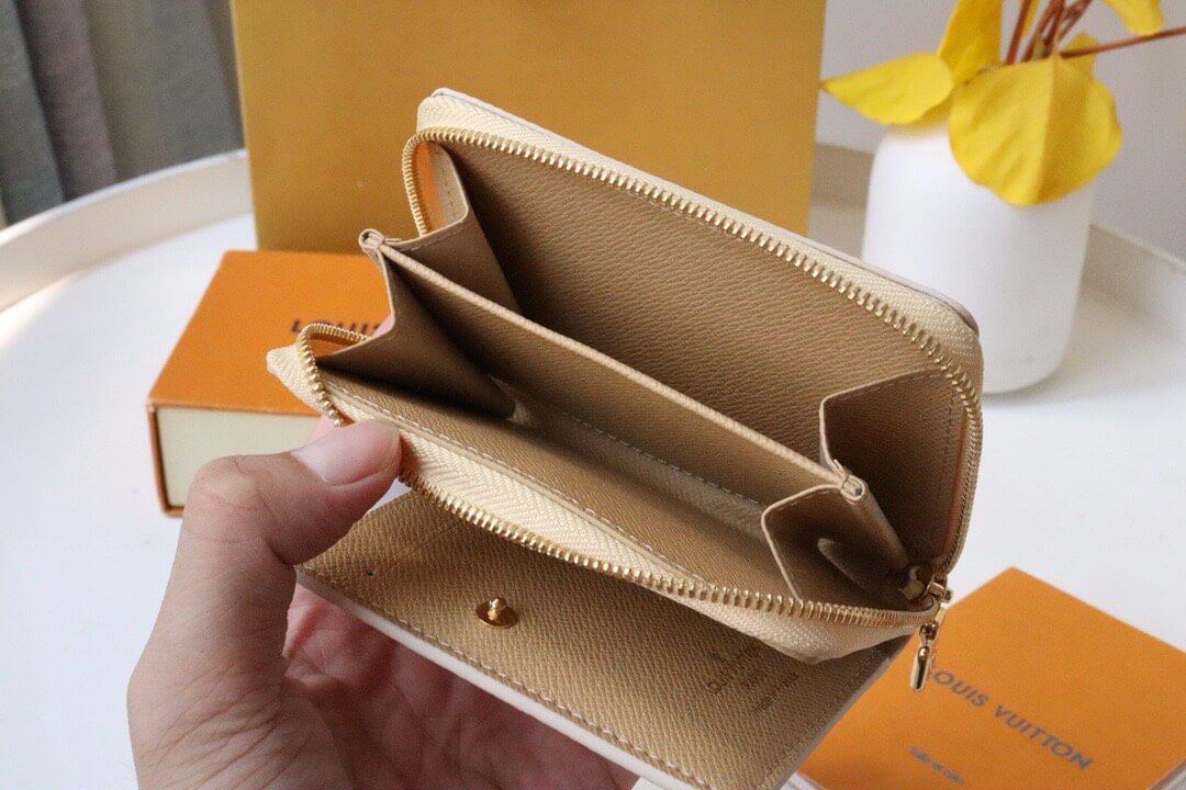 LOUIV Foldable Wallet