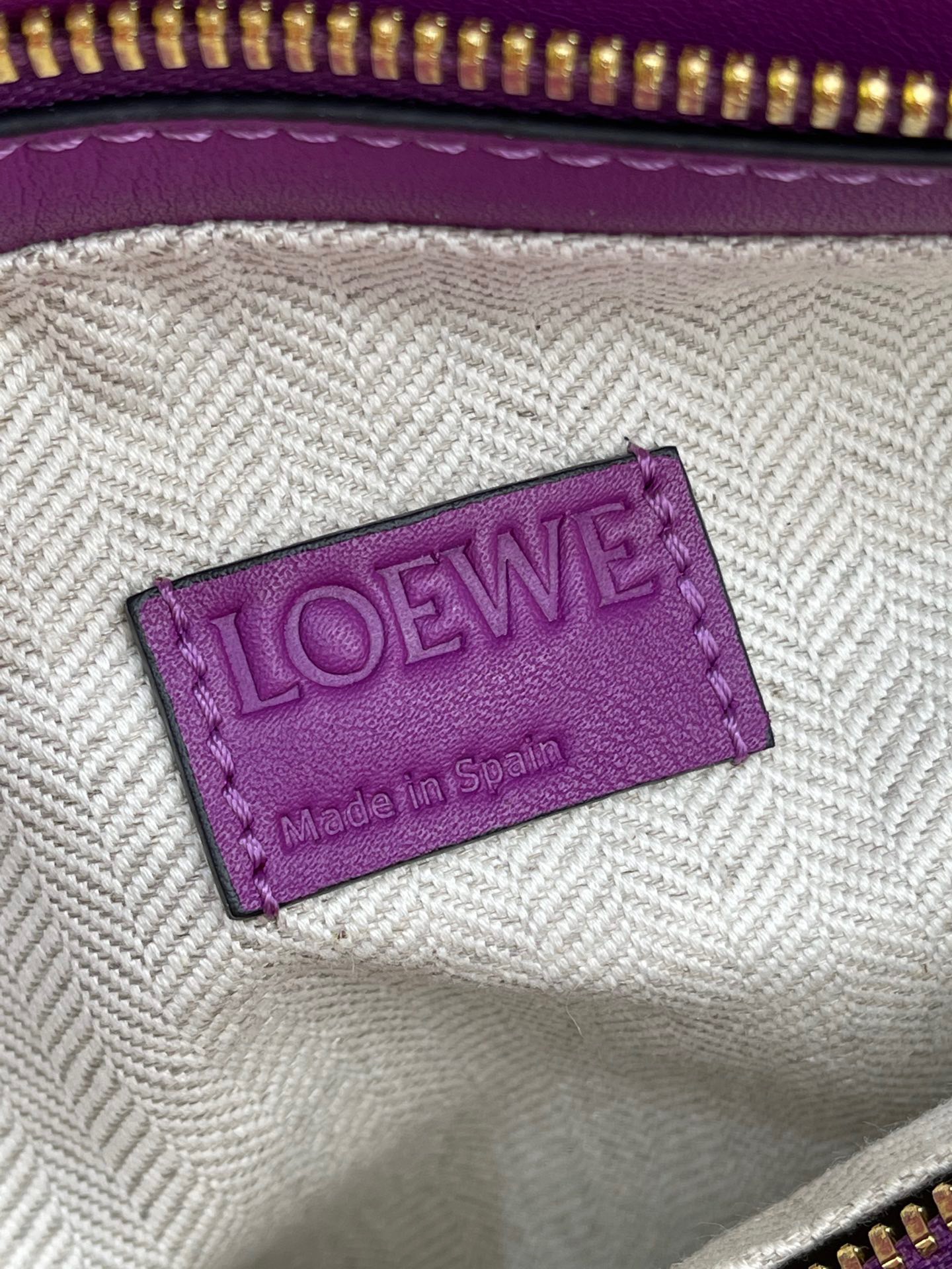 LOEW Puzzle Hobo