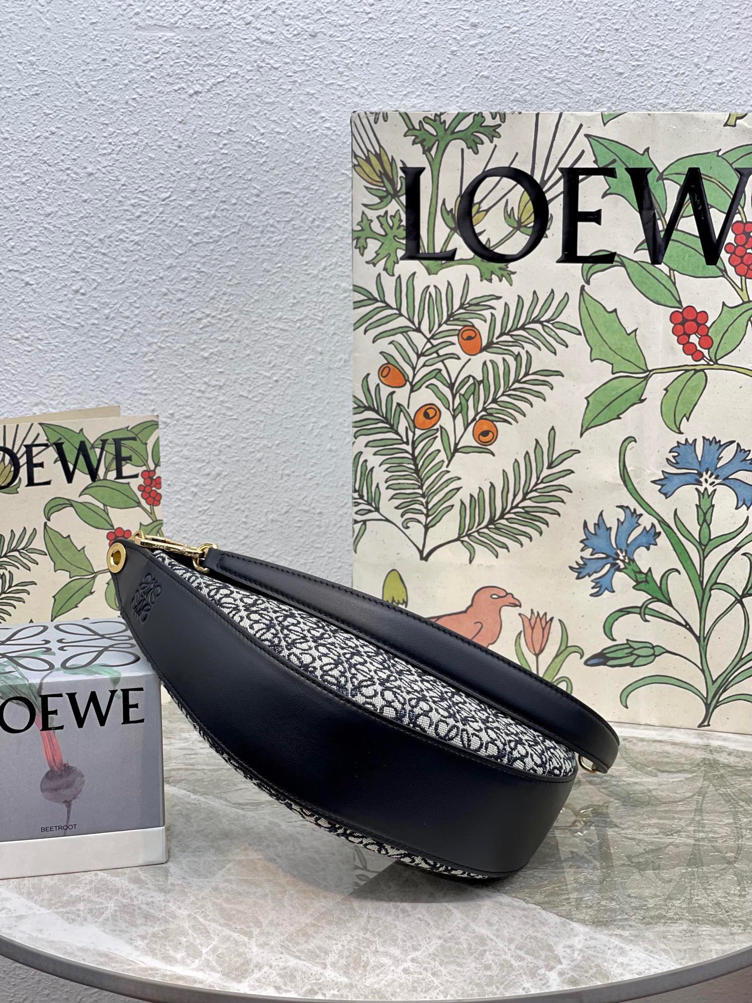 LOEW Luna