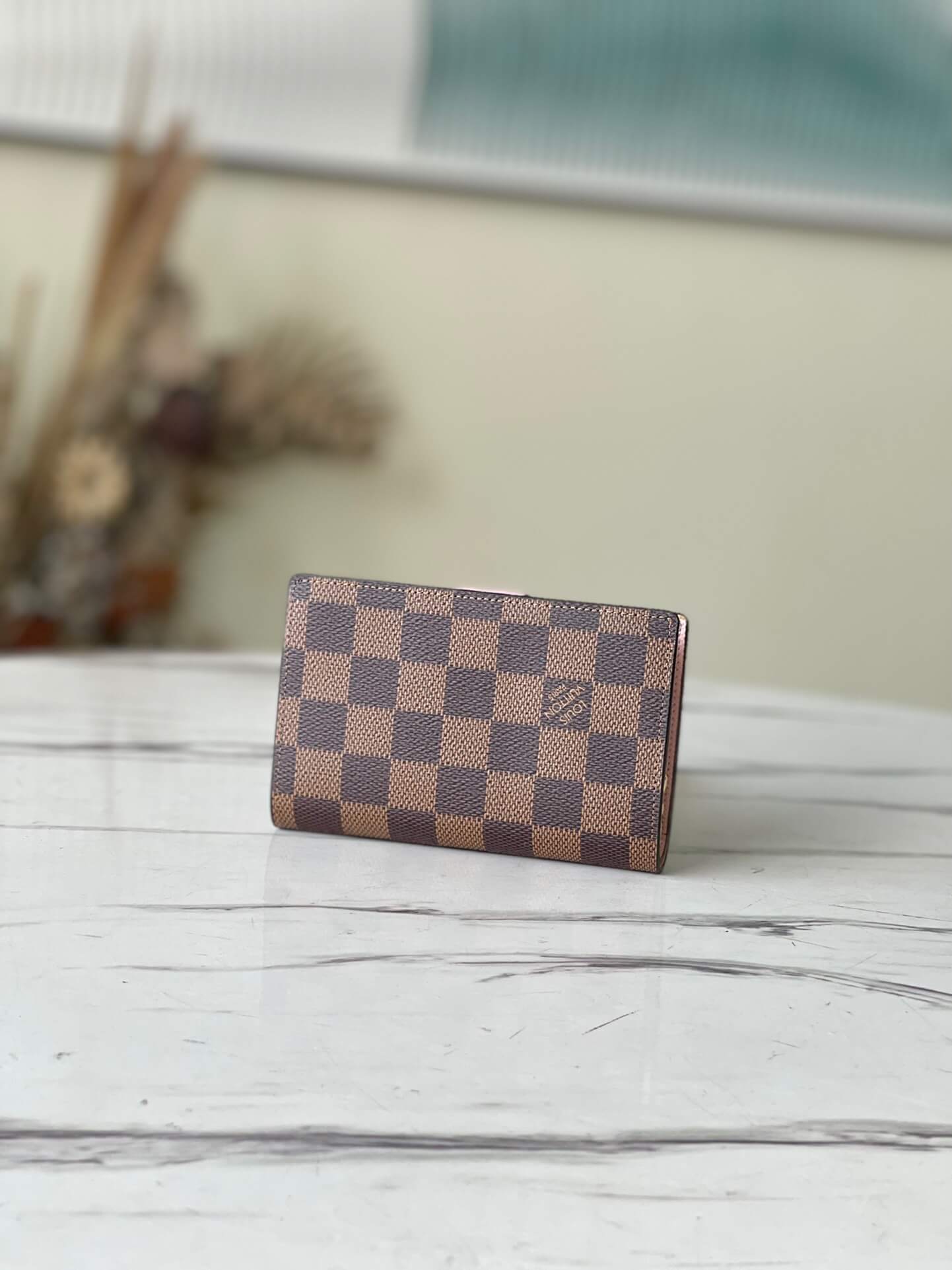 LOUIV Juliette Wallet