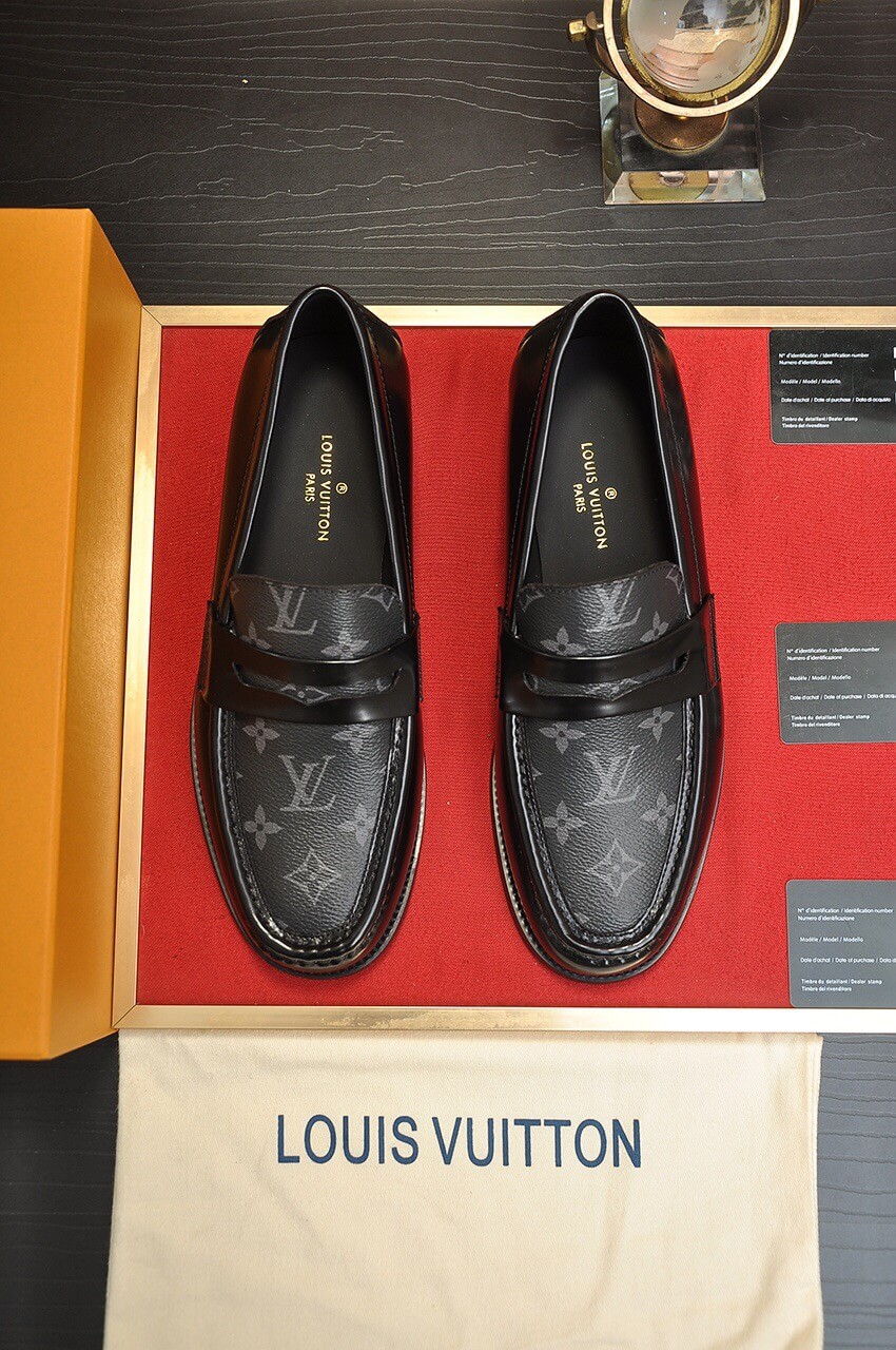 LOUIV Loafers