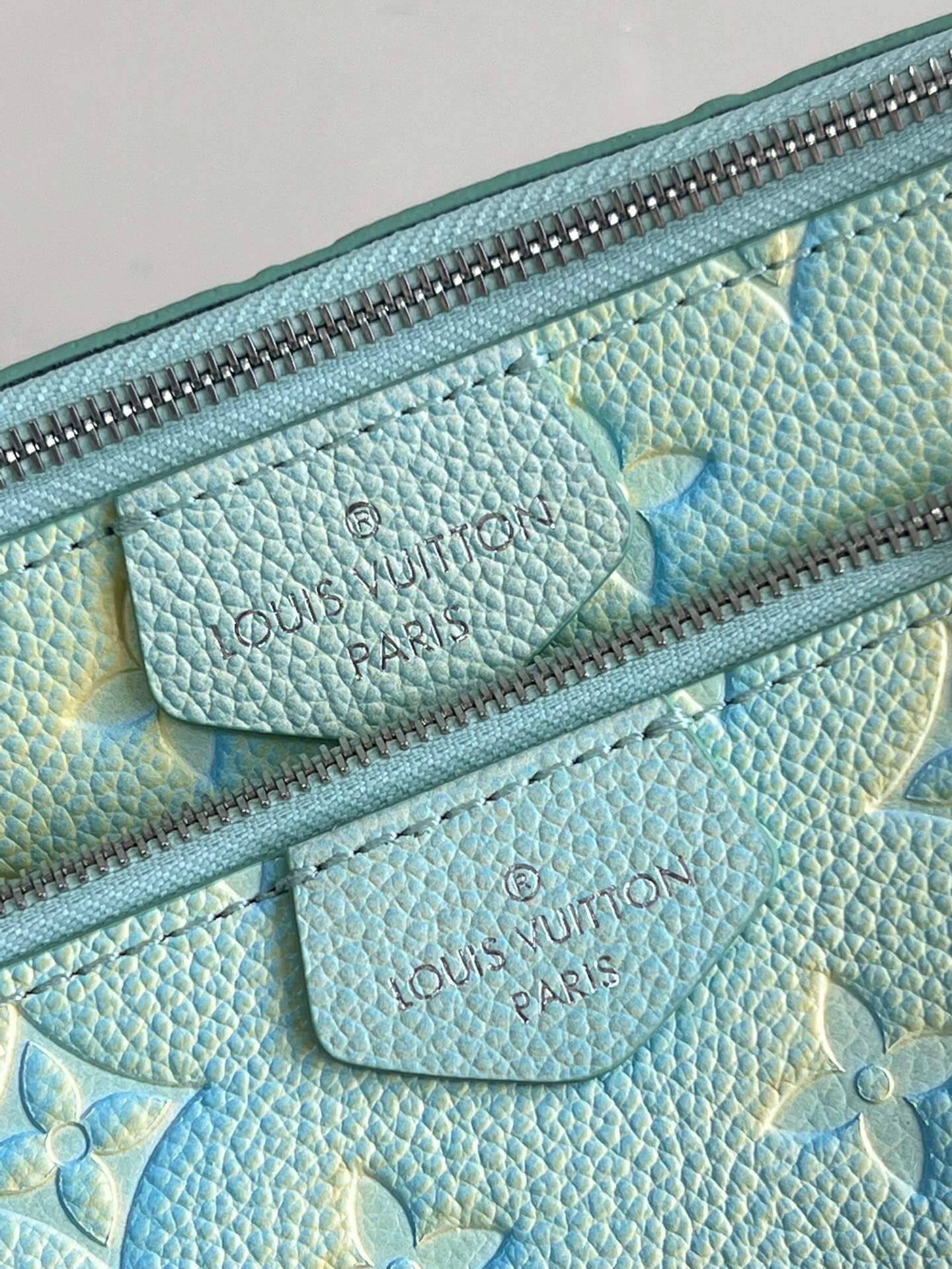 LOUIV Multi Pochette