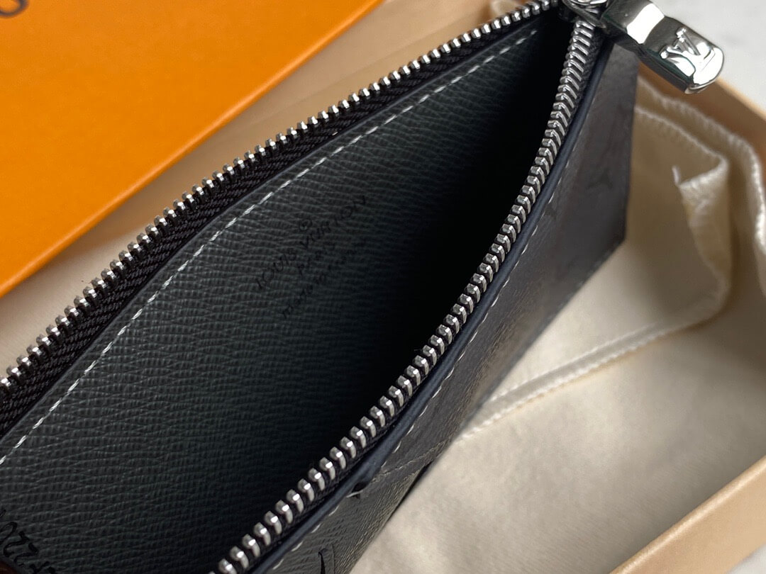 LOUIV Card Holder M30839