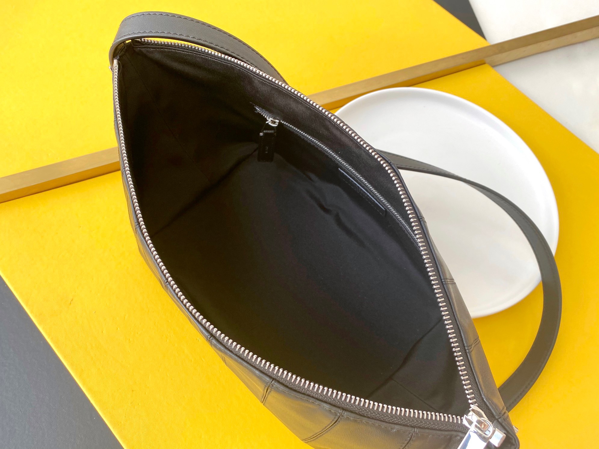 YSL Monogramme 667490