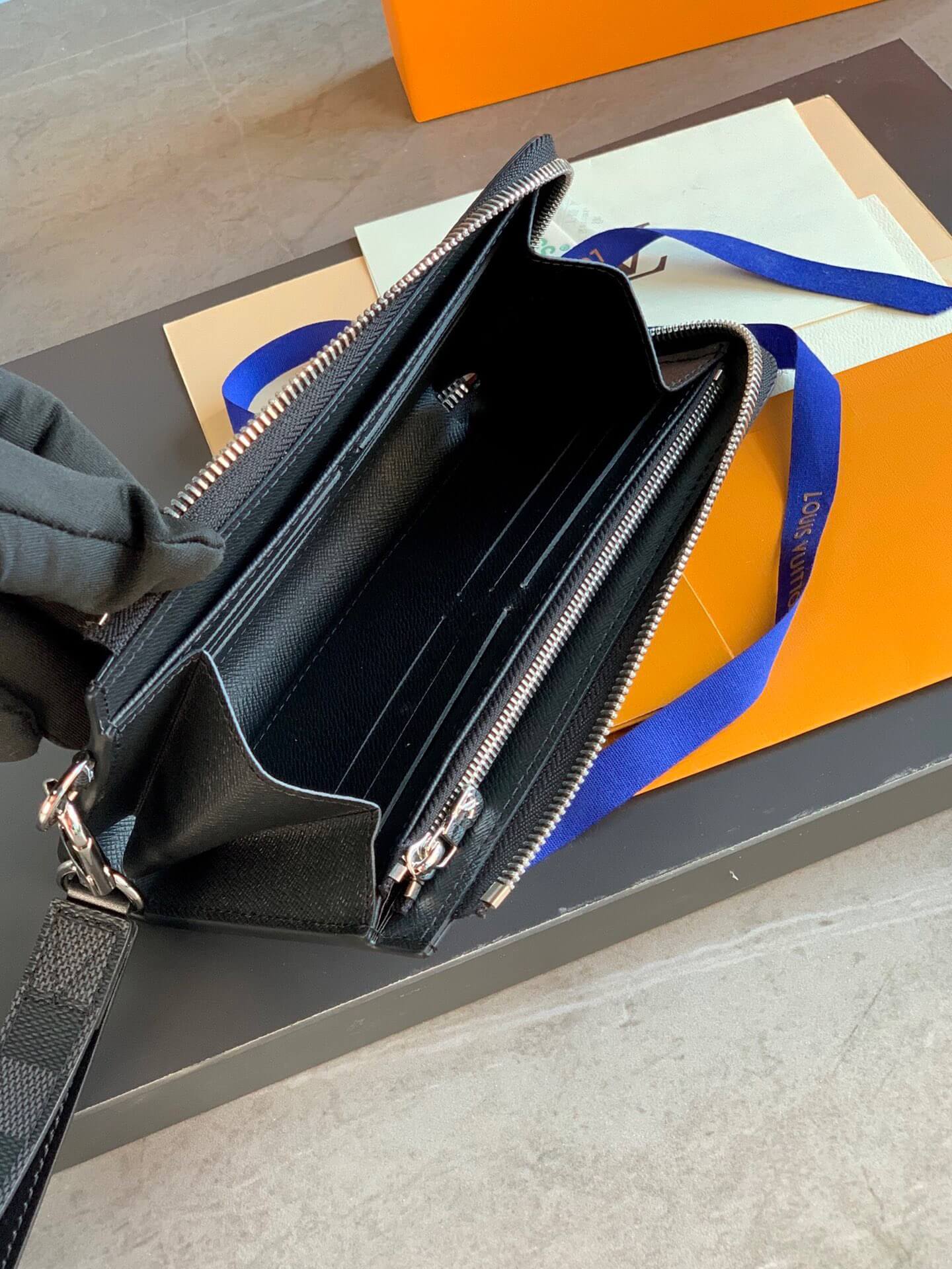 LOUIV Wallets