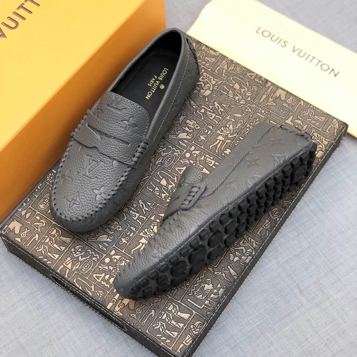 LOUIV Loafers