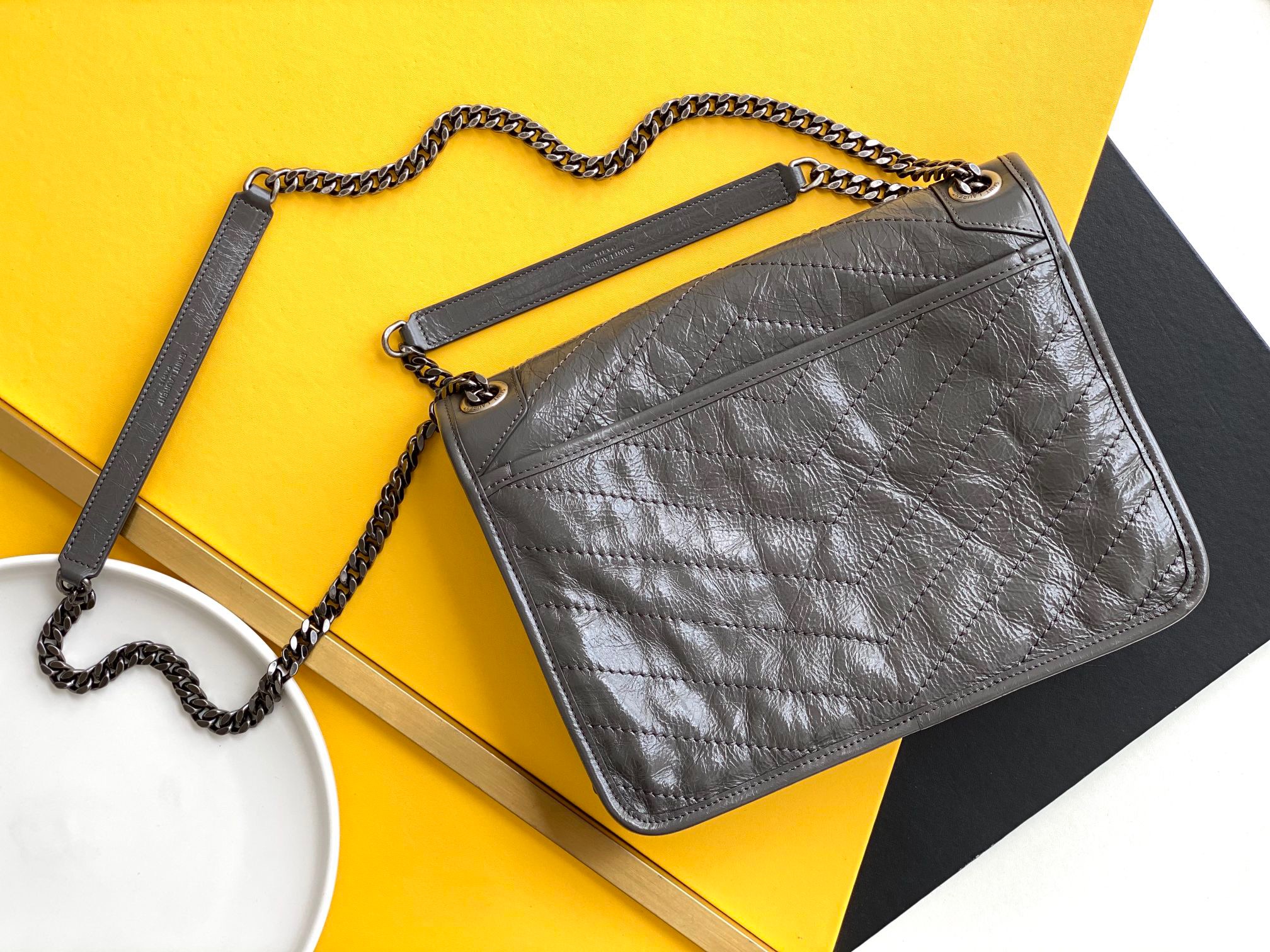 YSL Niki 28
