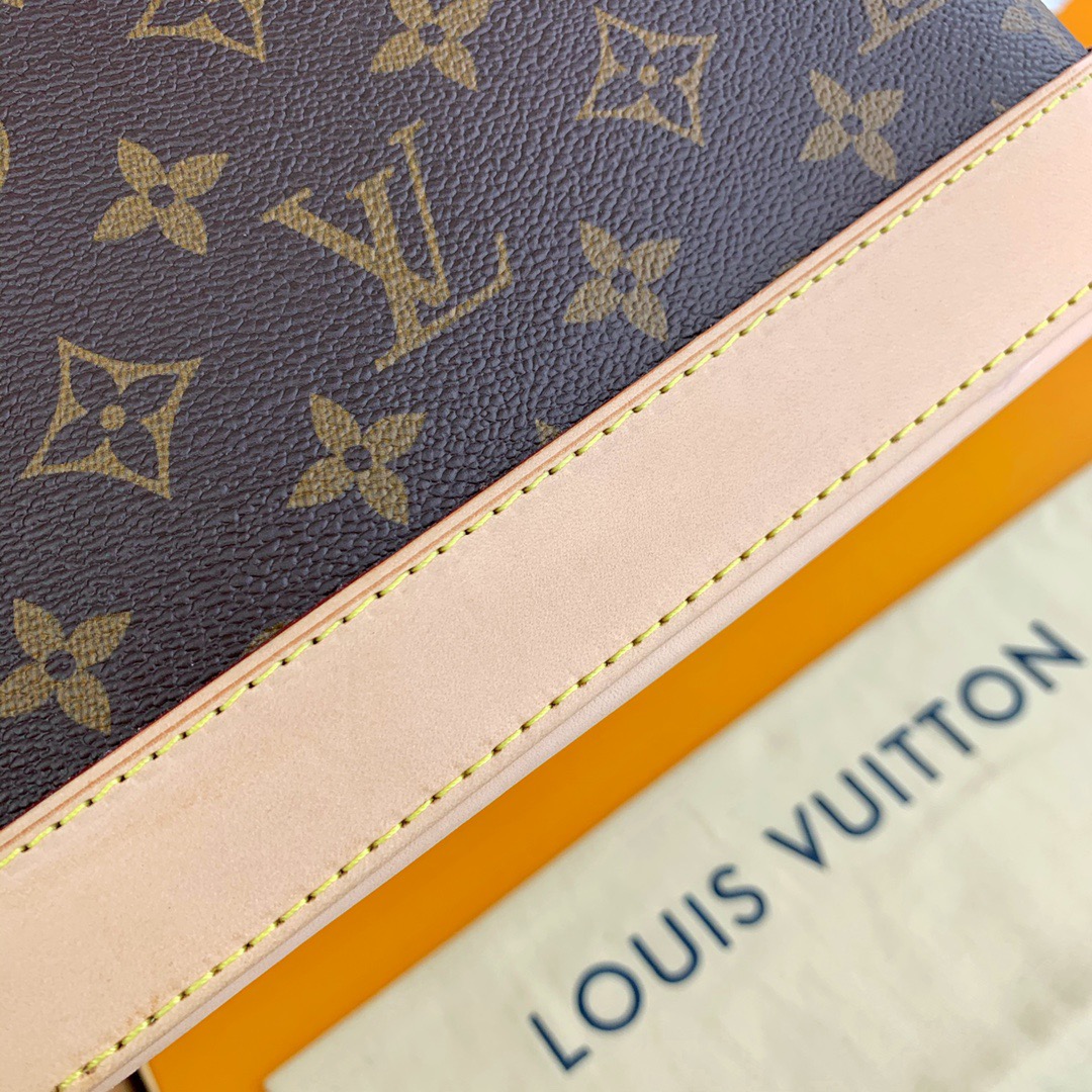 LOUIV Alma Monogram