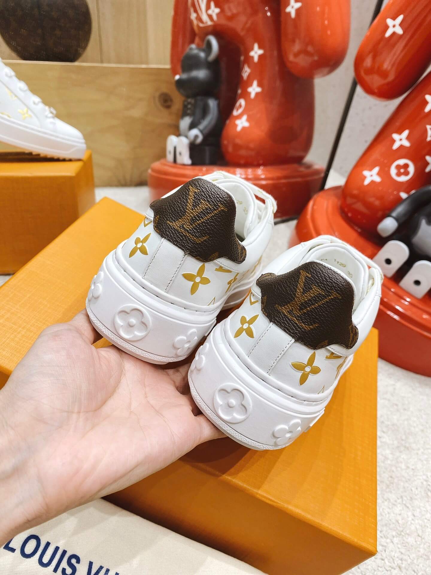 LOUIV Sneakers