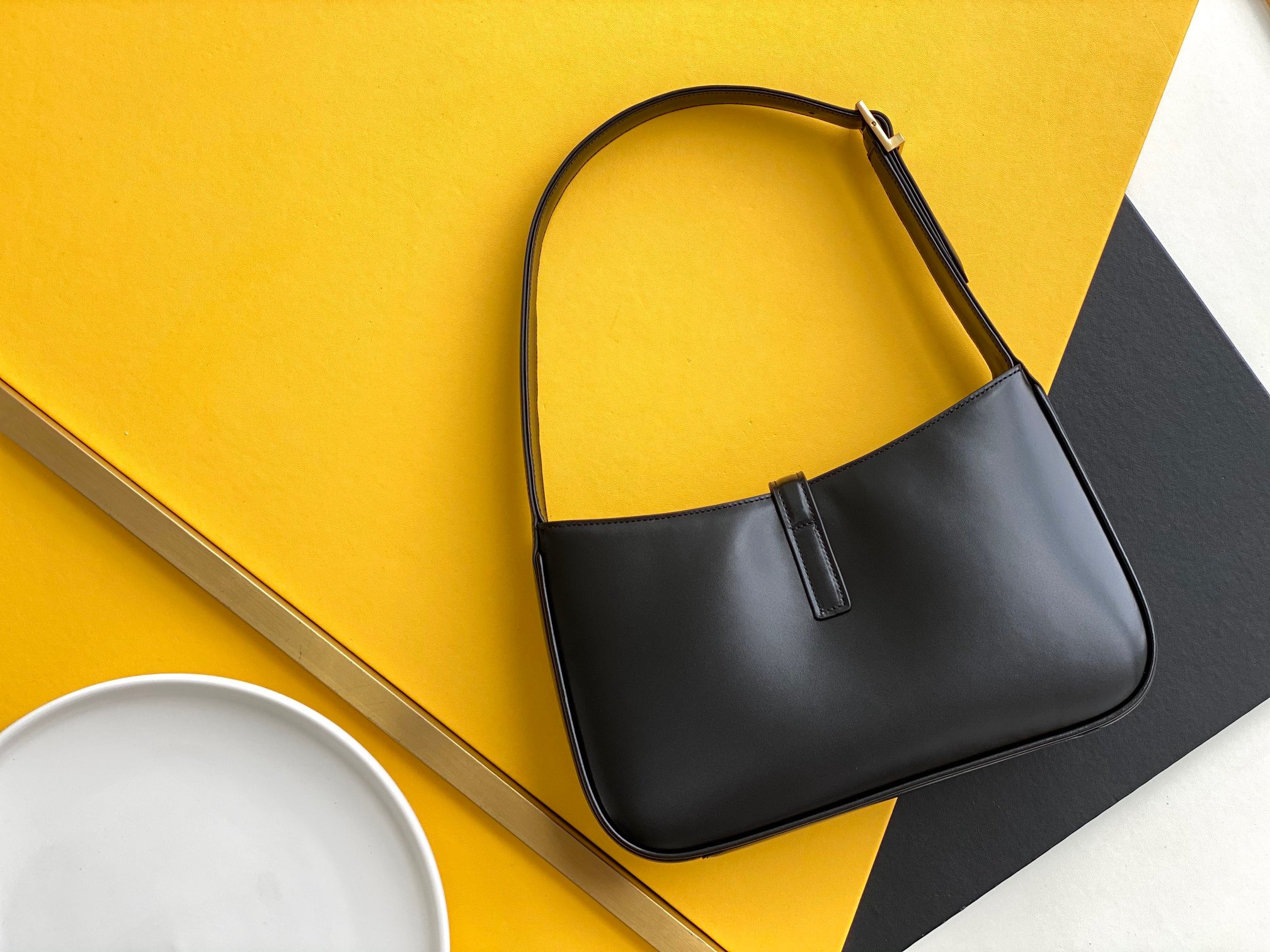 YSL Le5A7