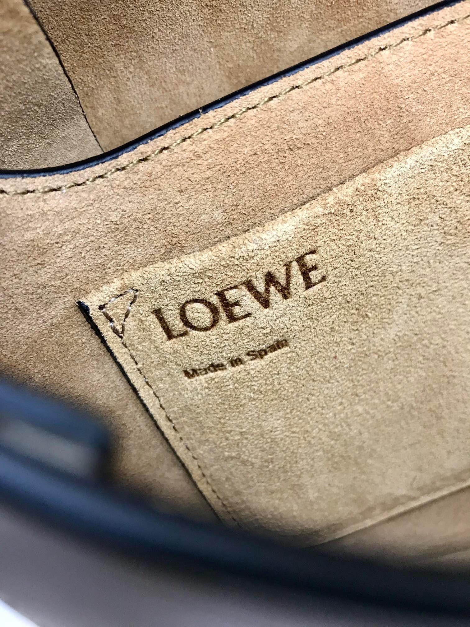 LOEW Gate