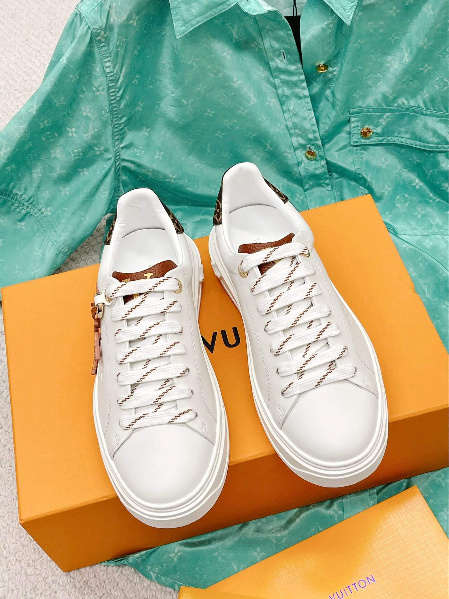 LOUIV Sneakers