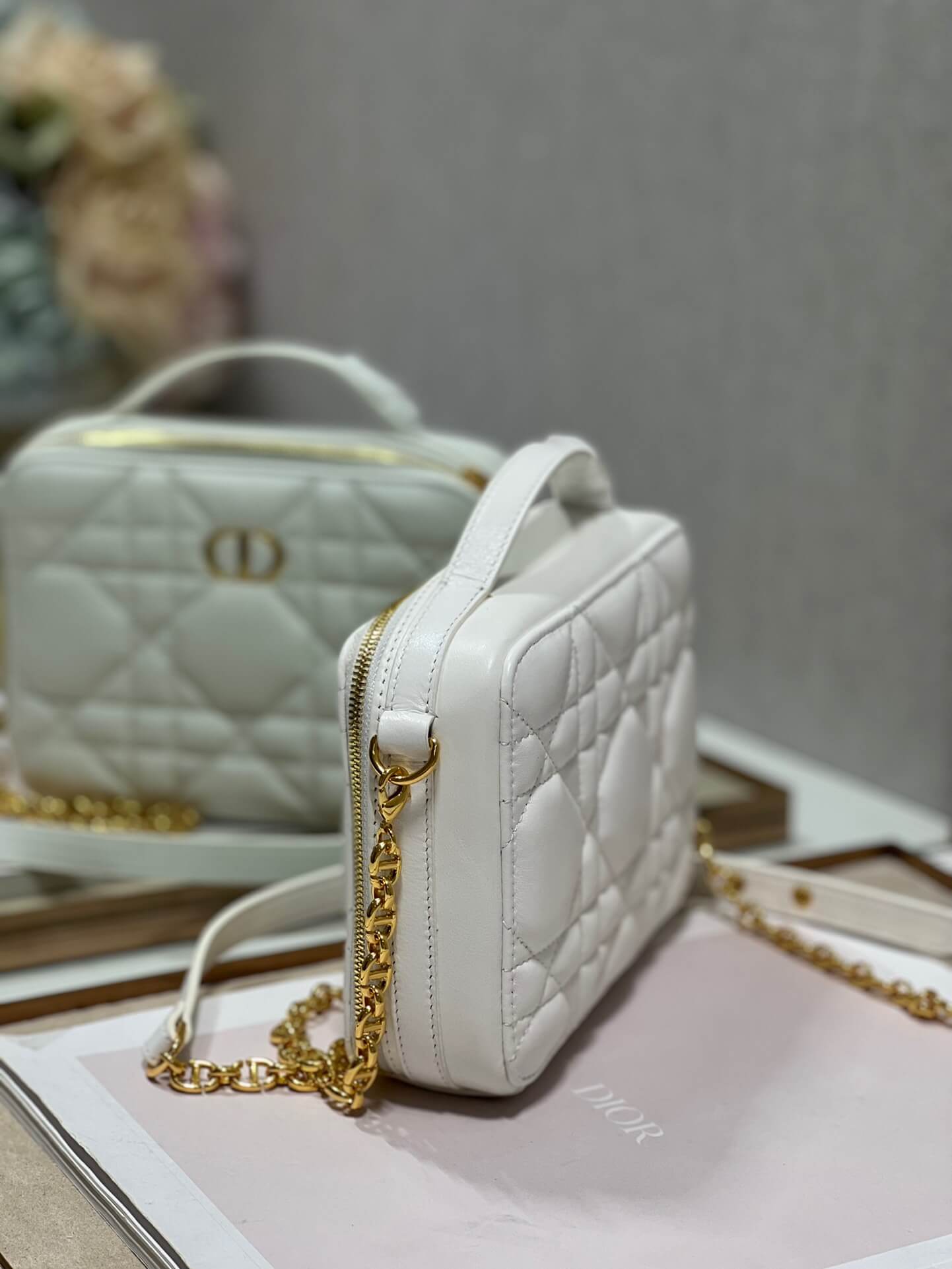 CD Caro Vanity