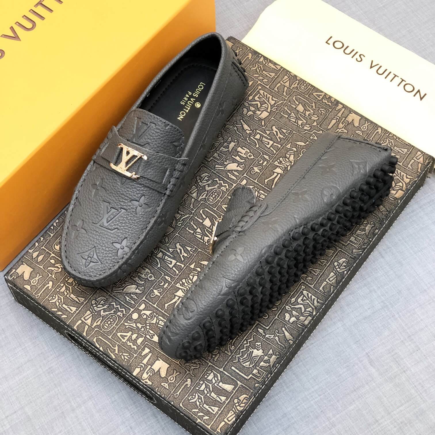 LOUIV Loafers