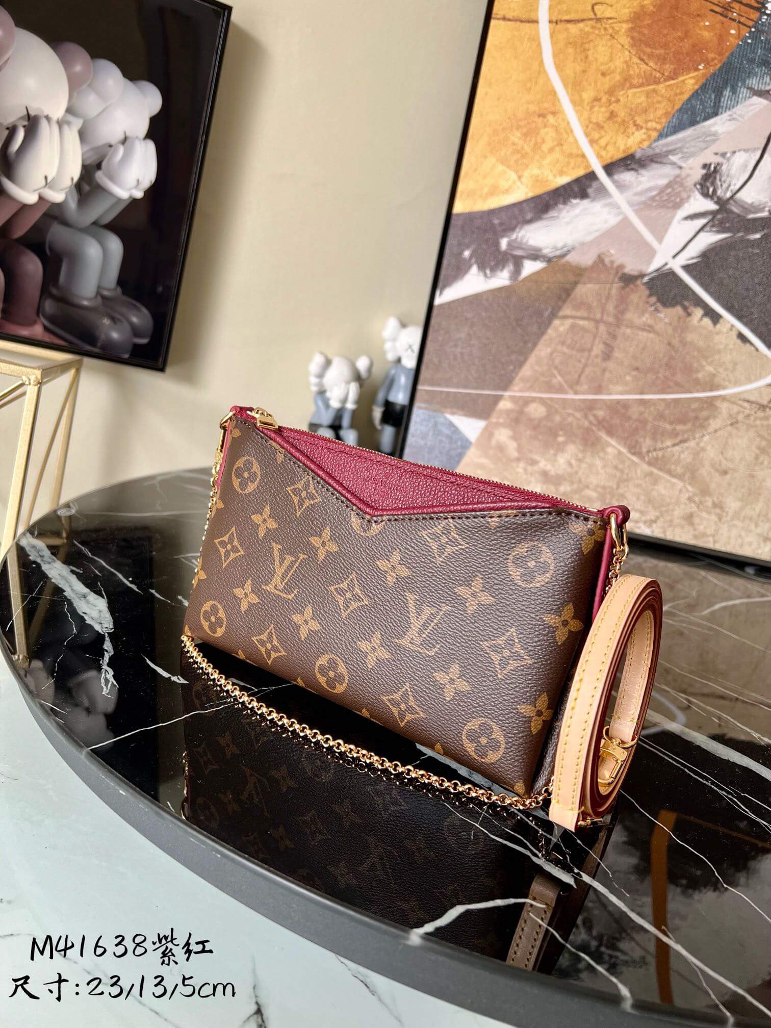 LOUIV Pallas Clutch