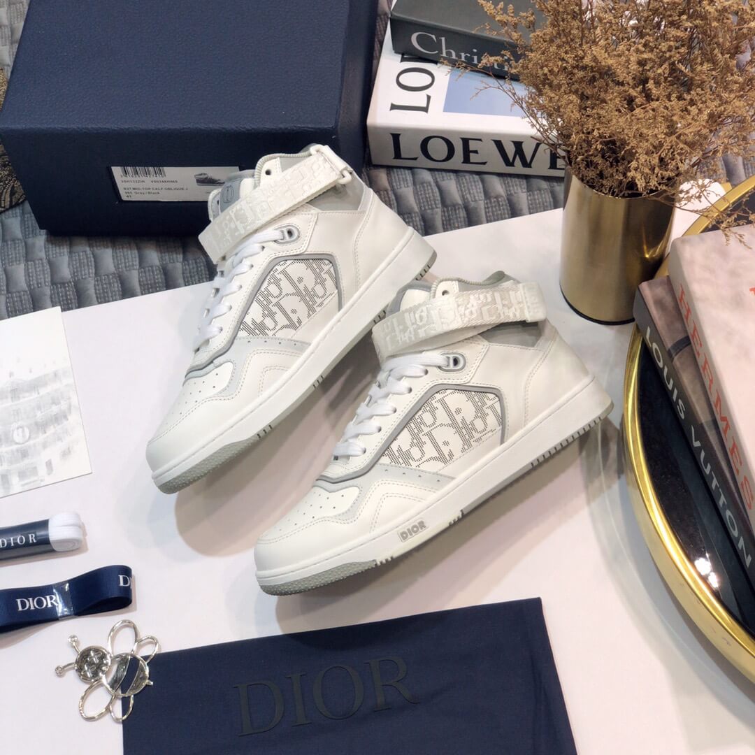 CD Sneakers