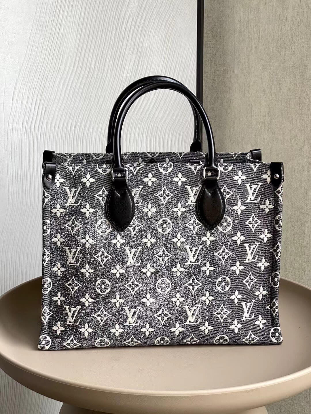 LOUIV Onthego