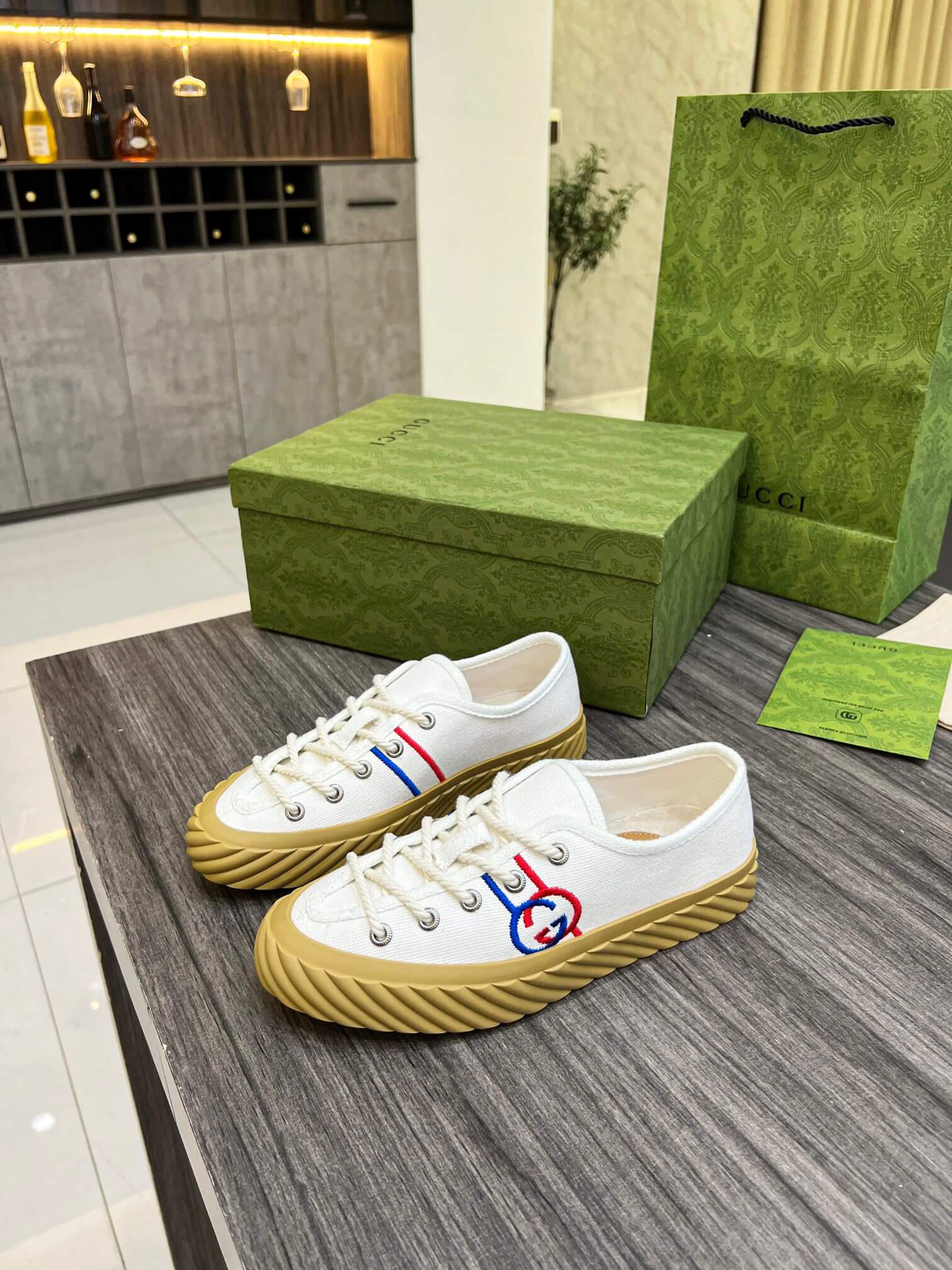 GG Sneakers