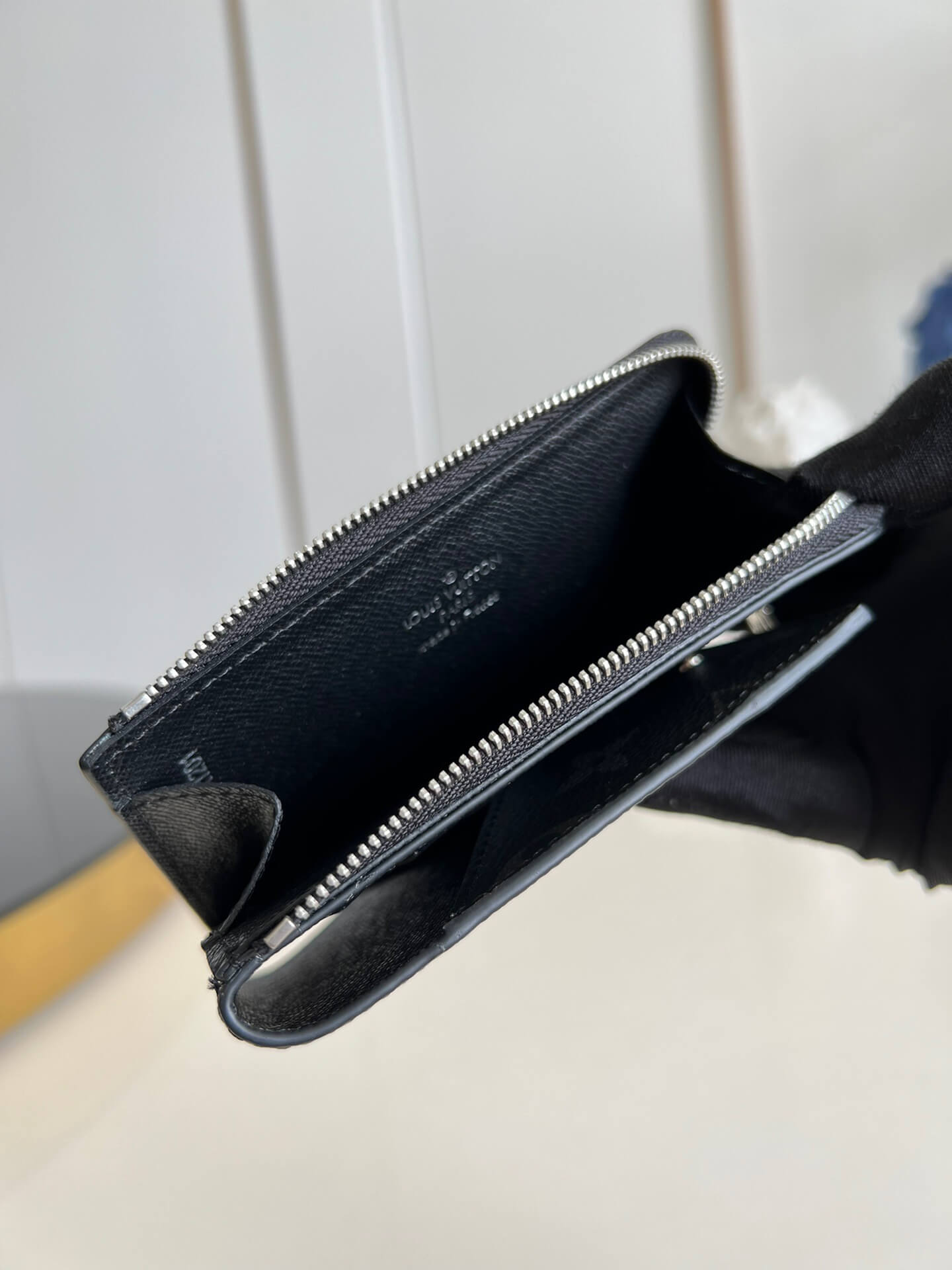 LOUIV Wallet
