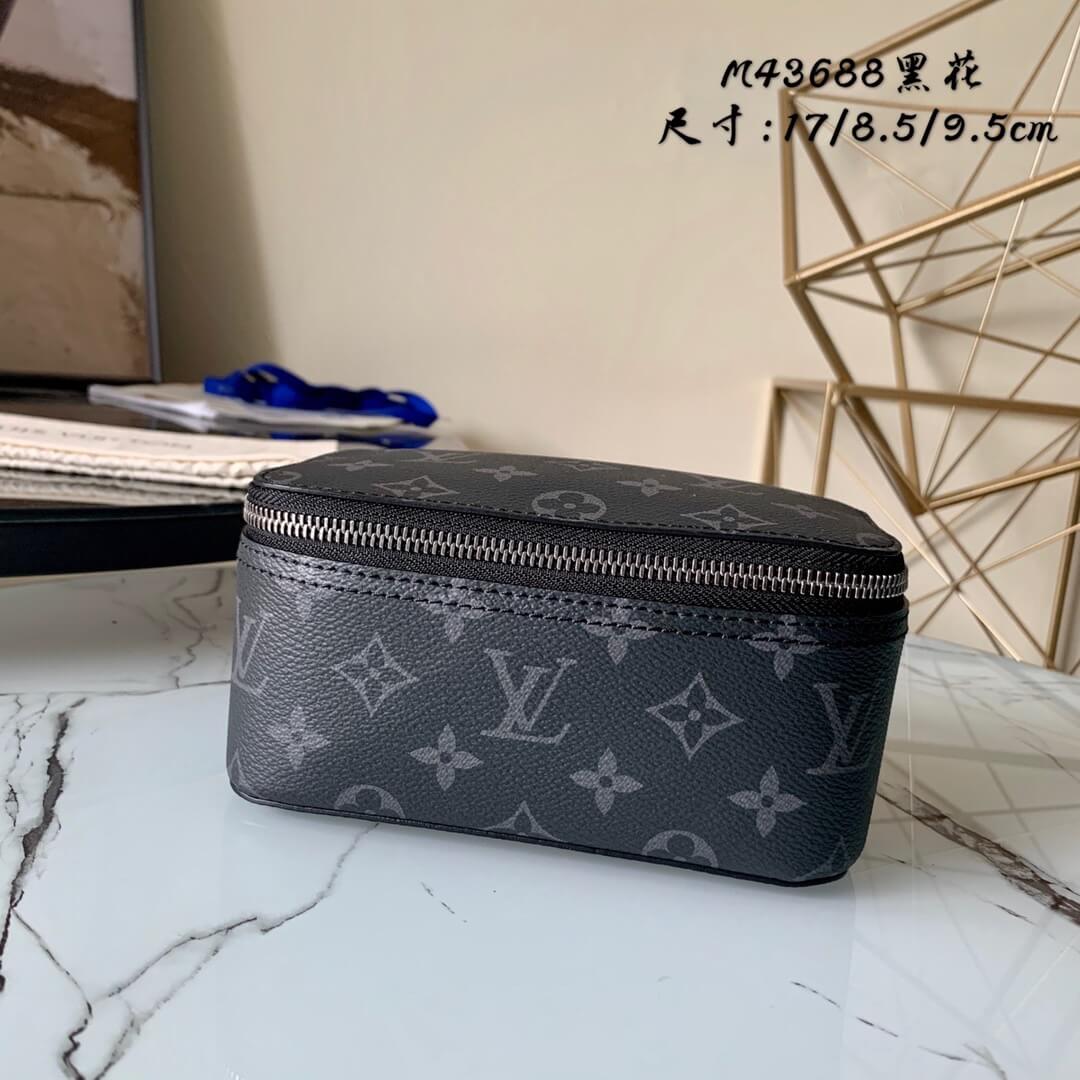 LOUIV Pouch