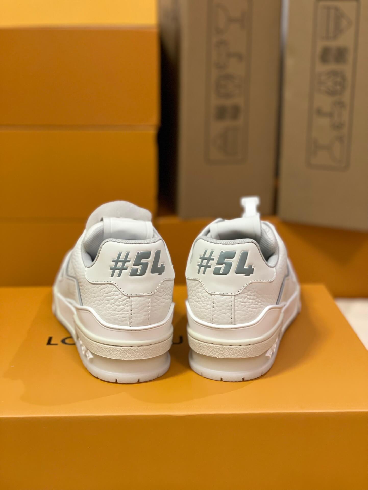 LOUIV Sneakers