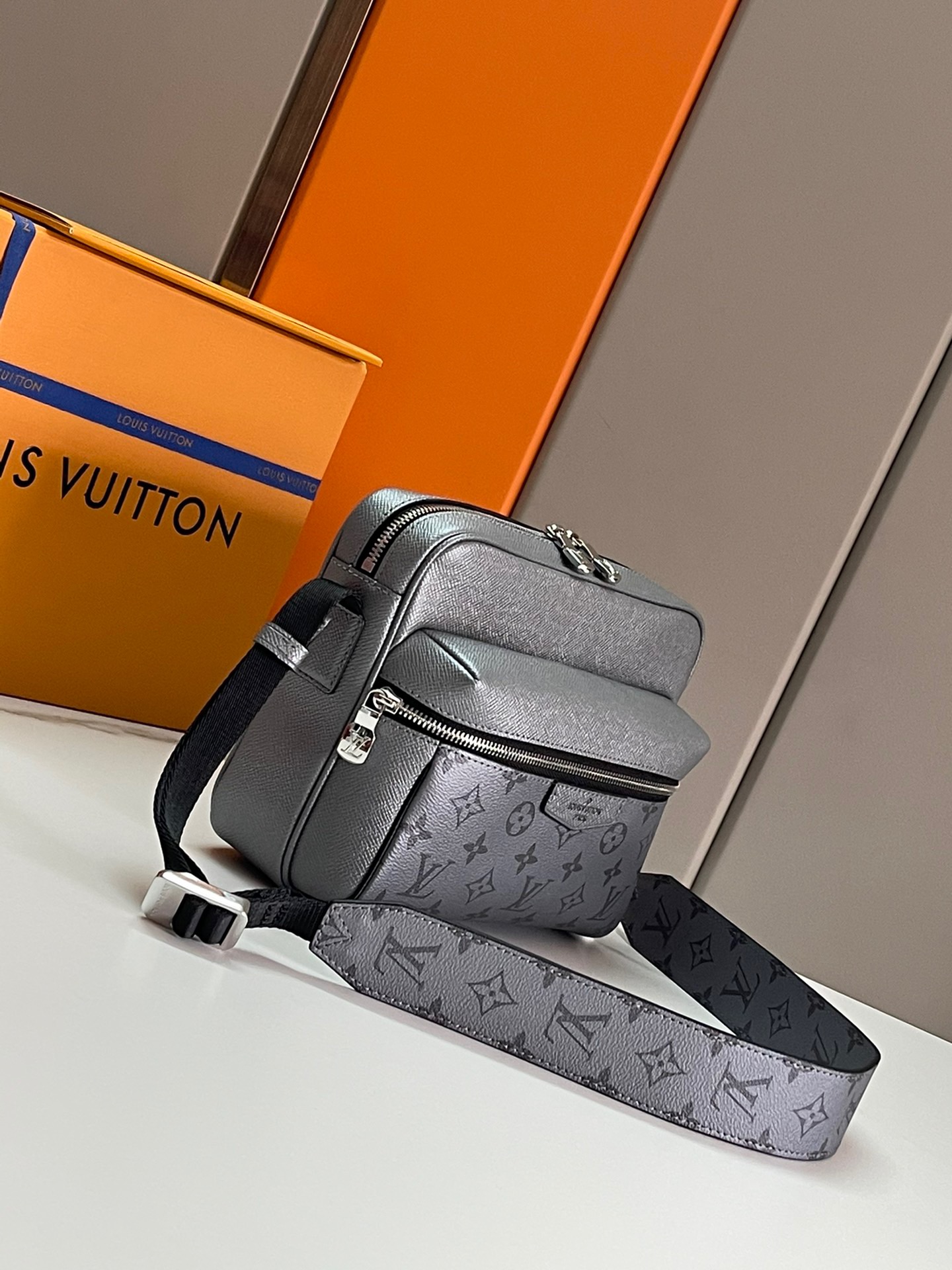 LOUIV M30830 Outdoor