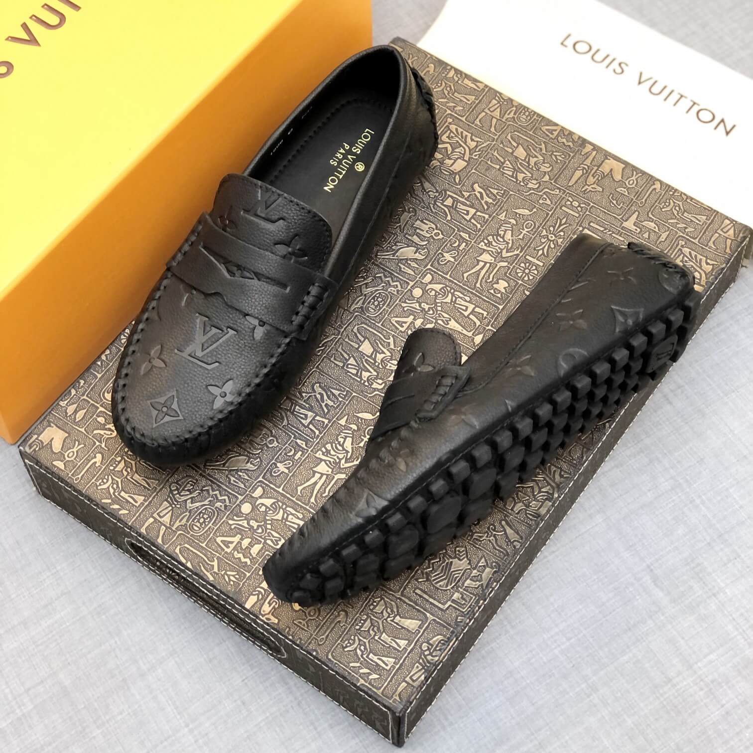 LOUIV Loafers