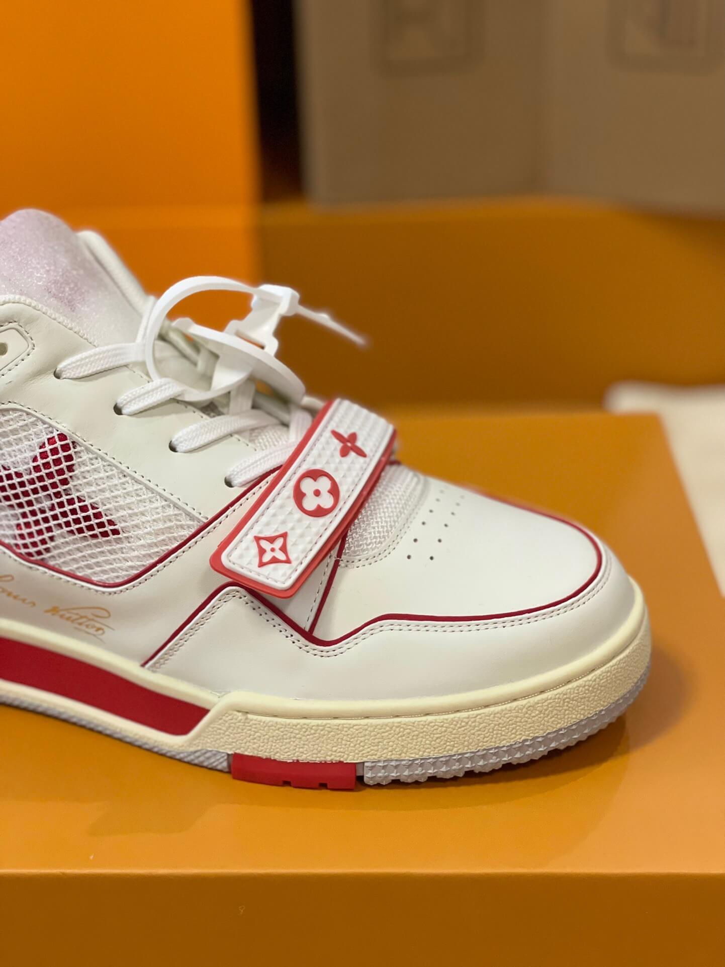 LOUIV Sneakers