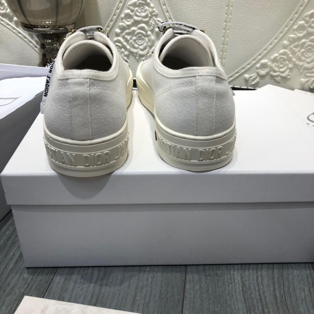 CD Sneakers