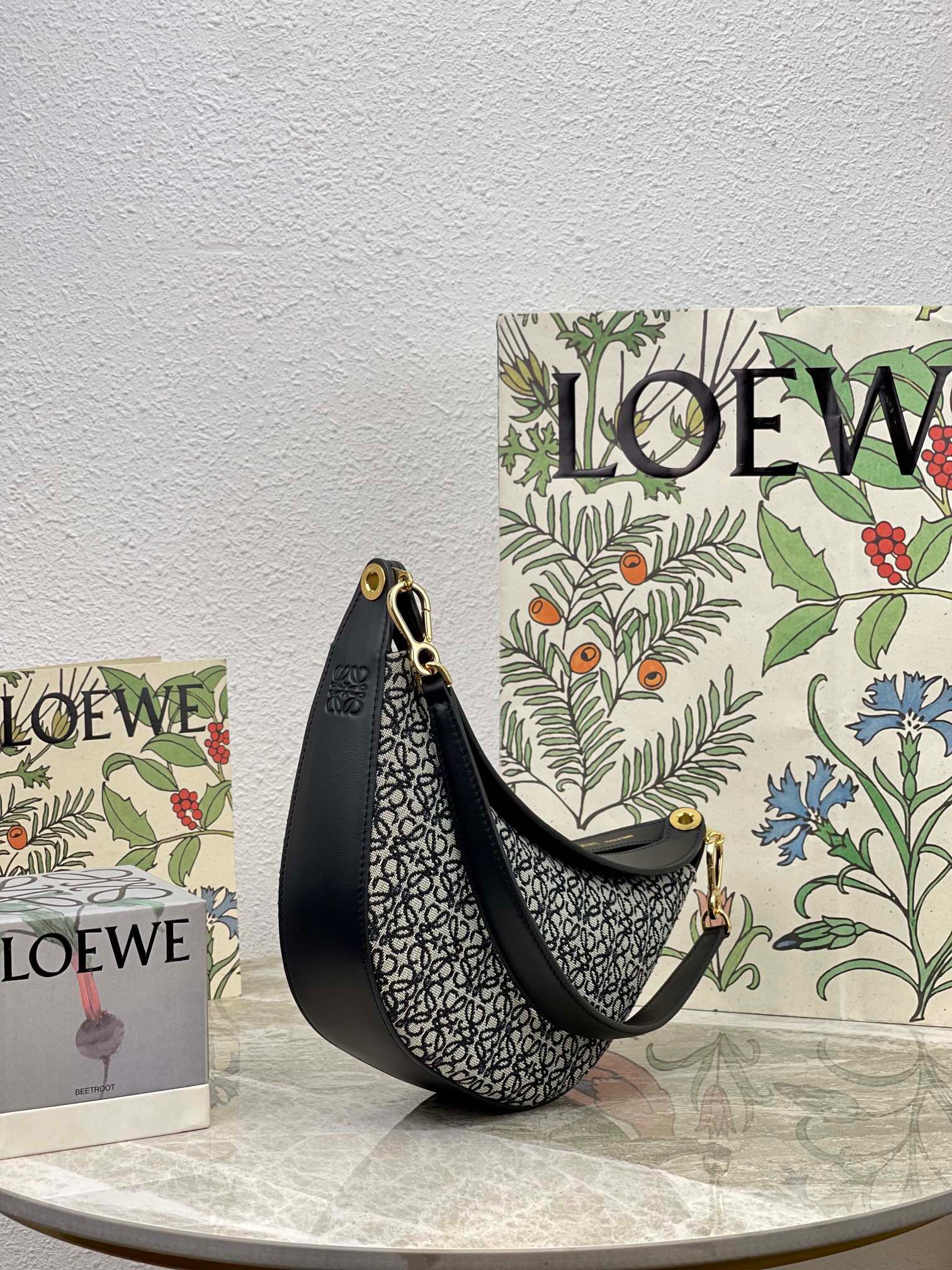 LOEW Luna