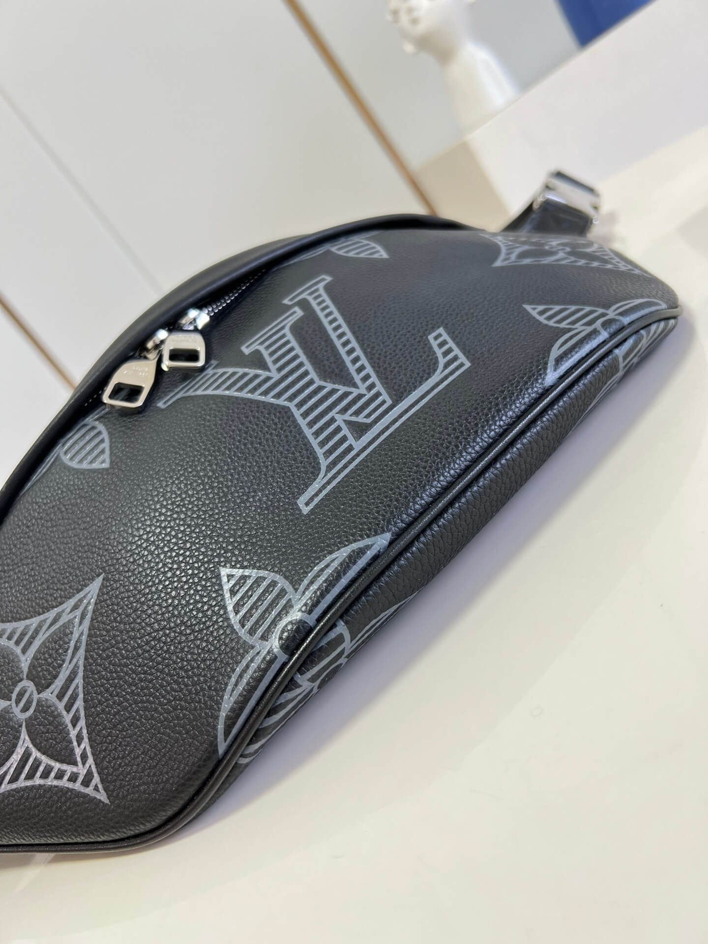 LOUIV Belt Bag
