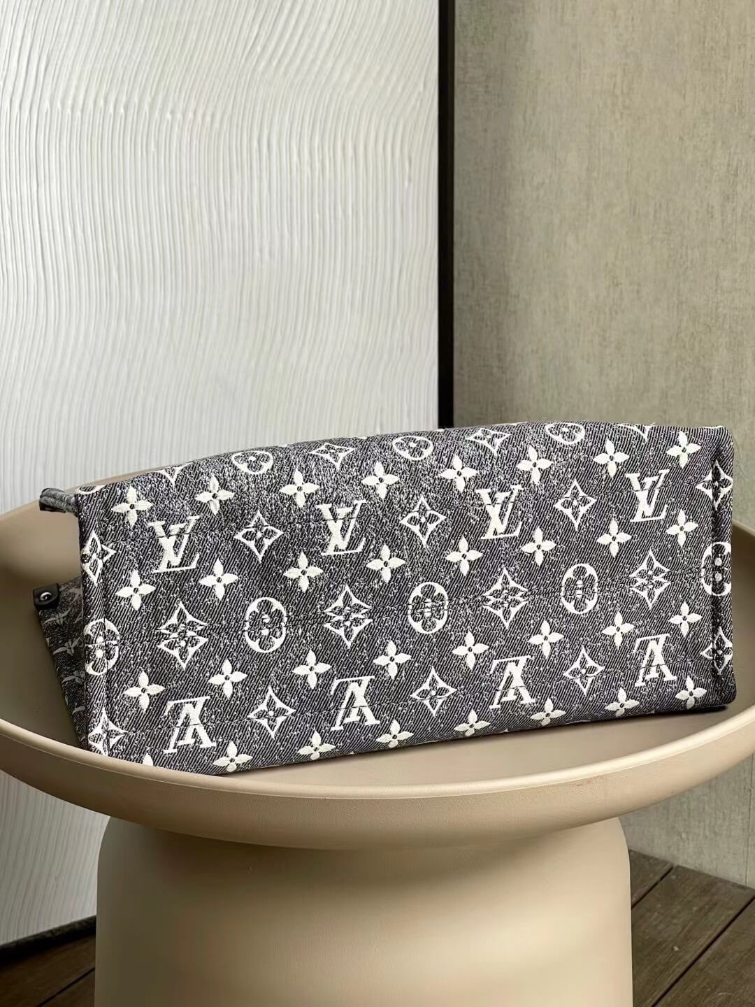 LOUIV Onthego