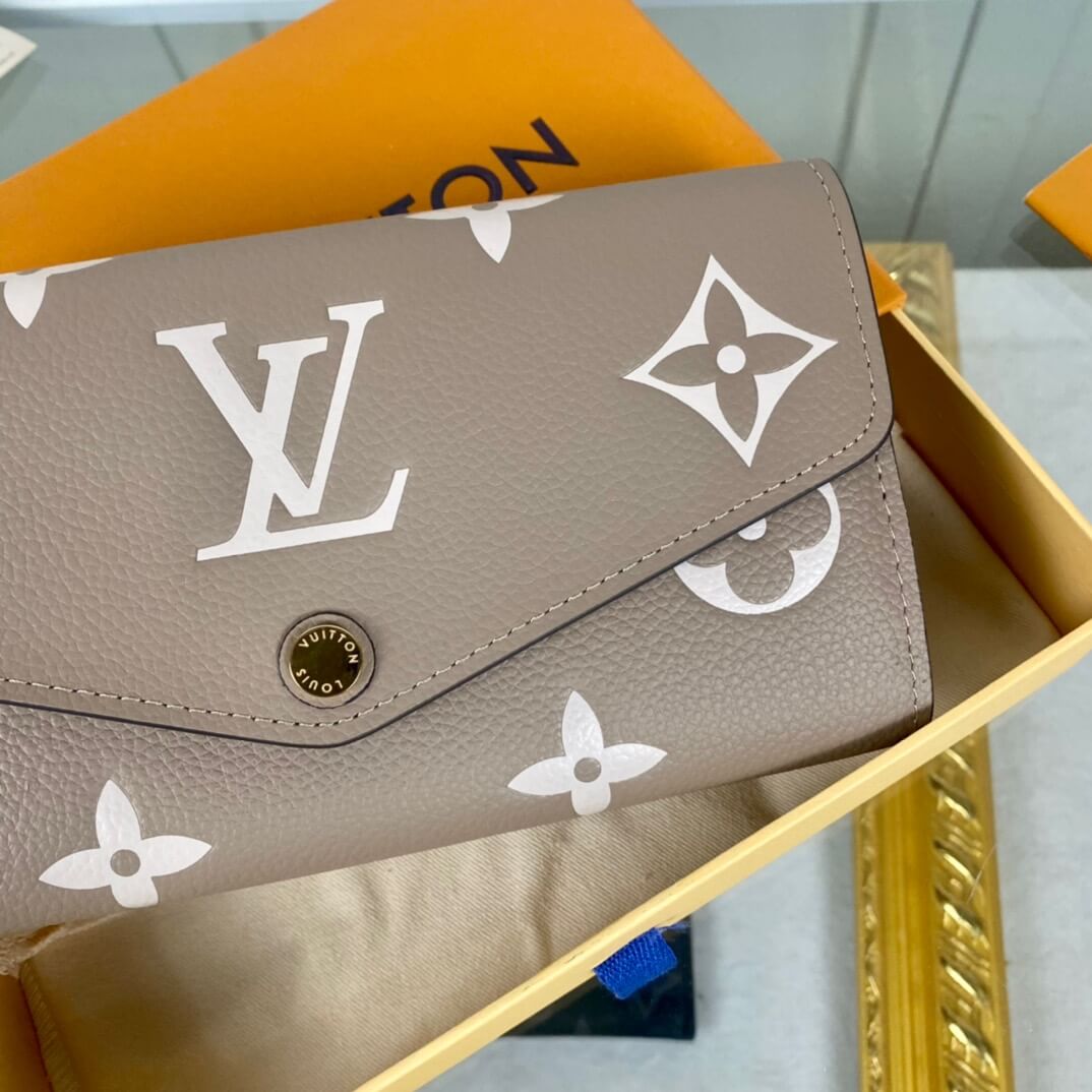 LOUIV Wallets M81049