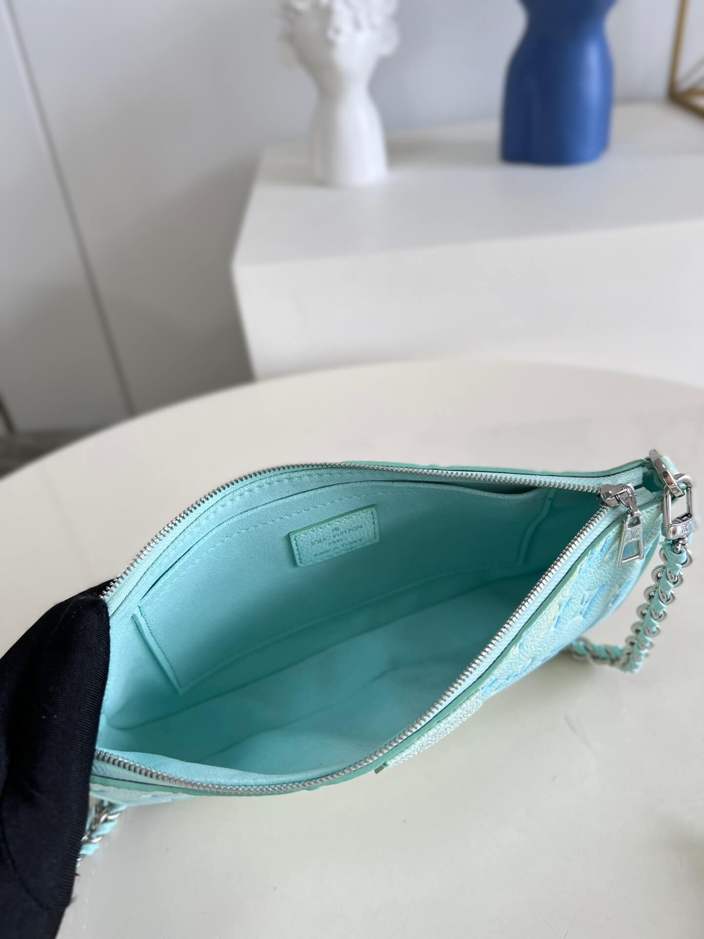 LOUIV Multi Pochette