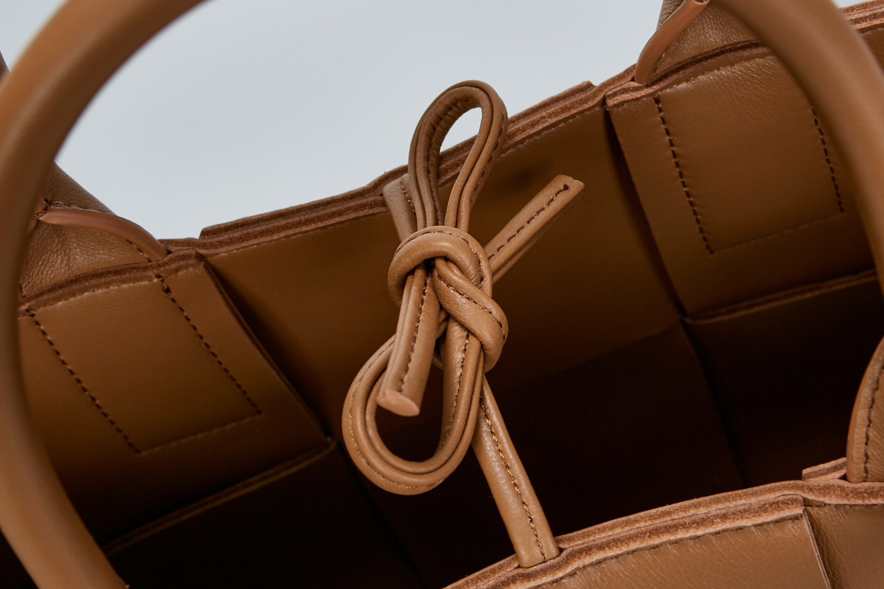 BV Arco Tote