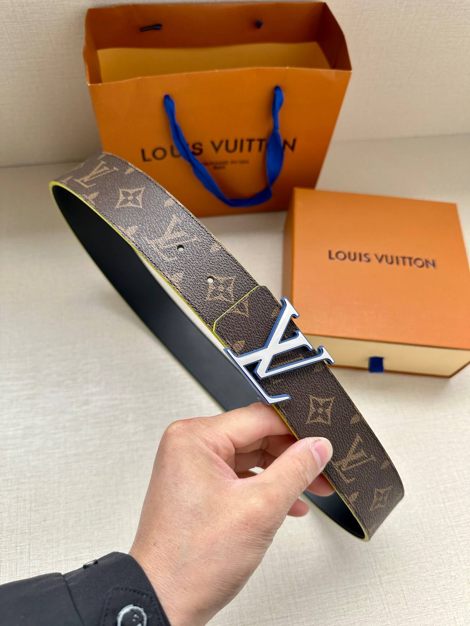 LOUIV Belts