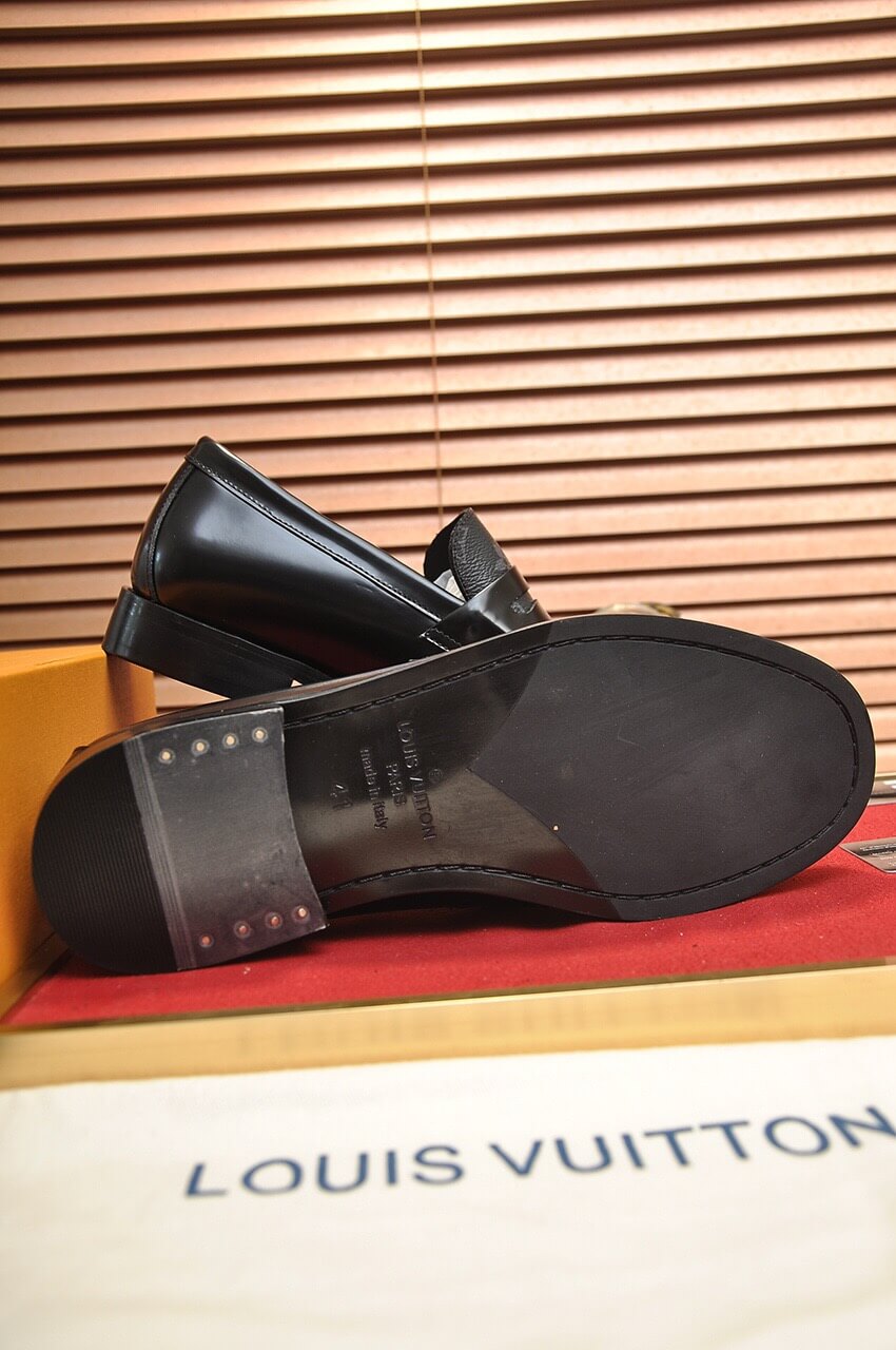 LOUIV Loafers