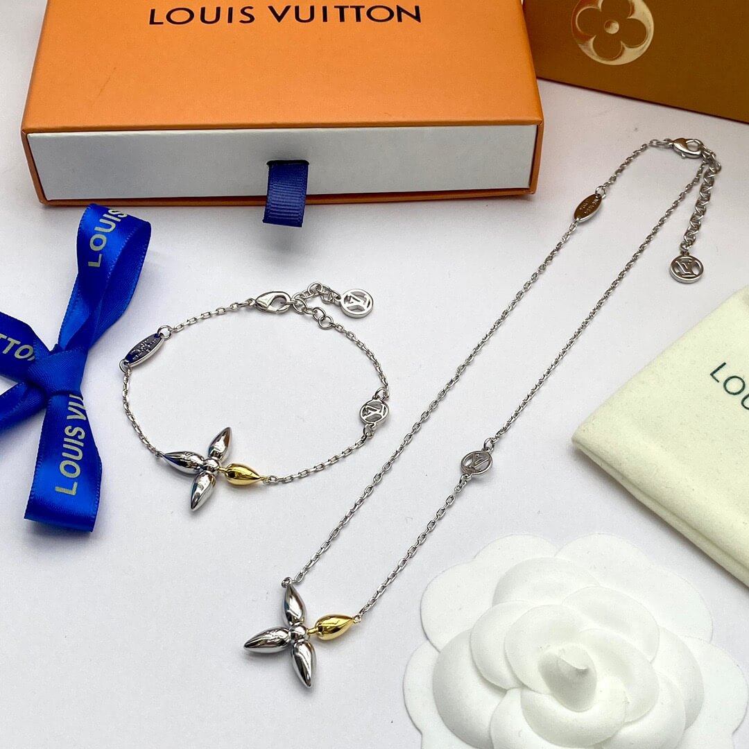 LOUIV Necklace