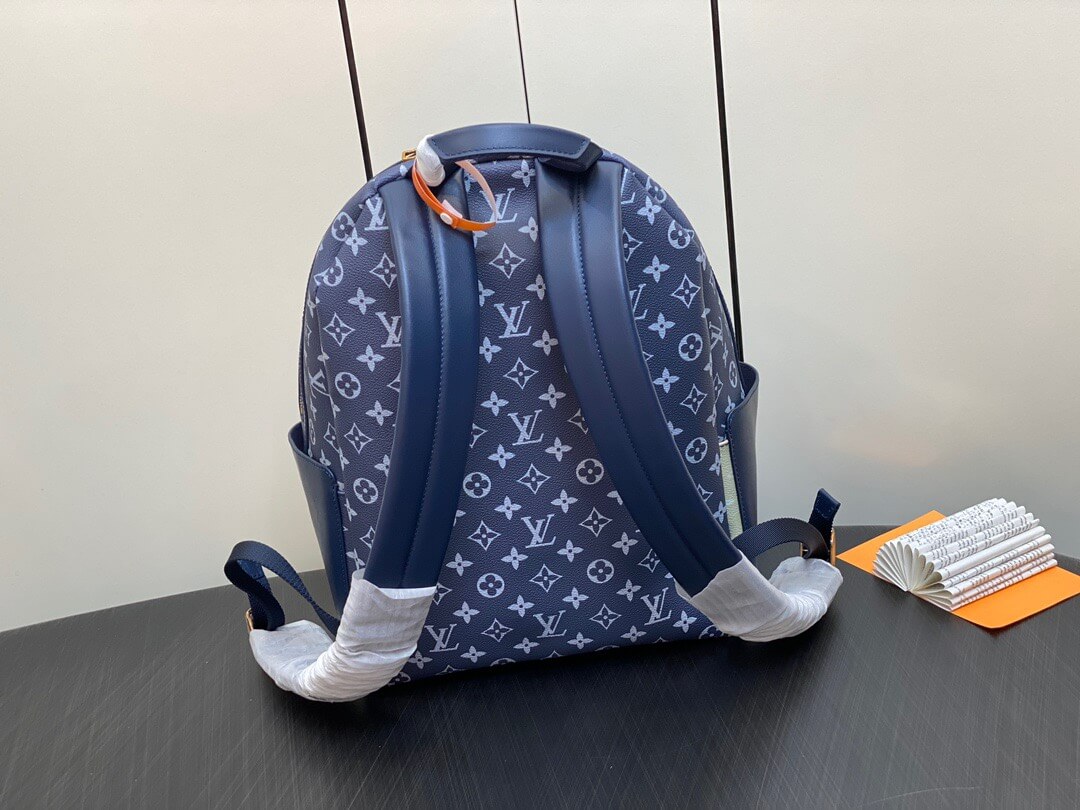 LOUIV Discovery Backpack
