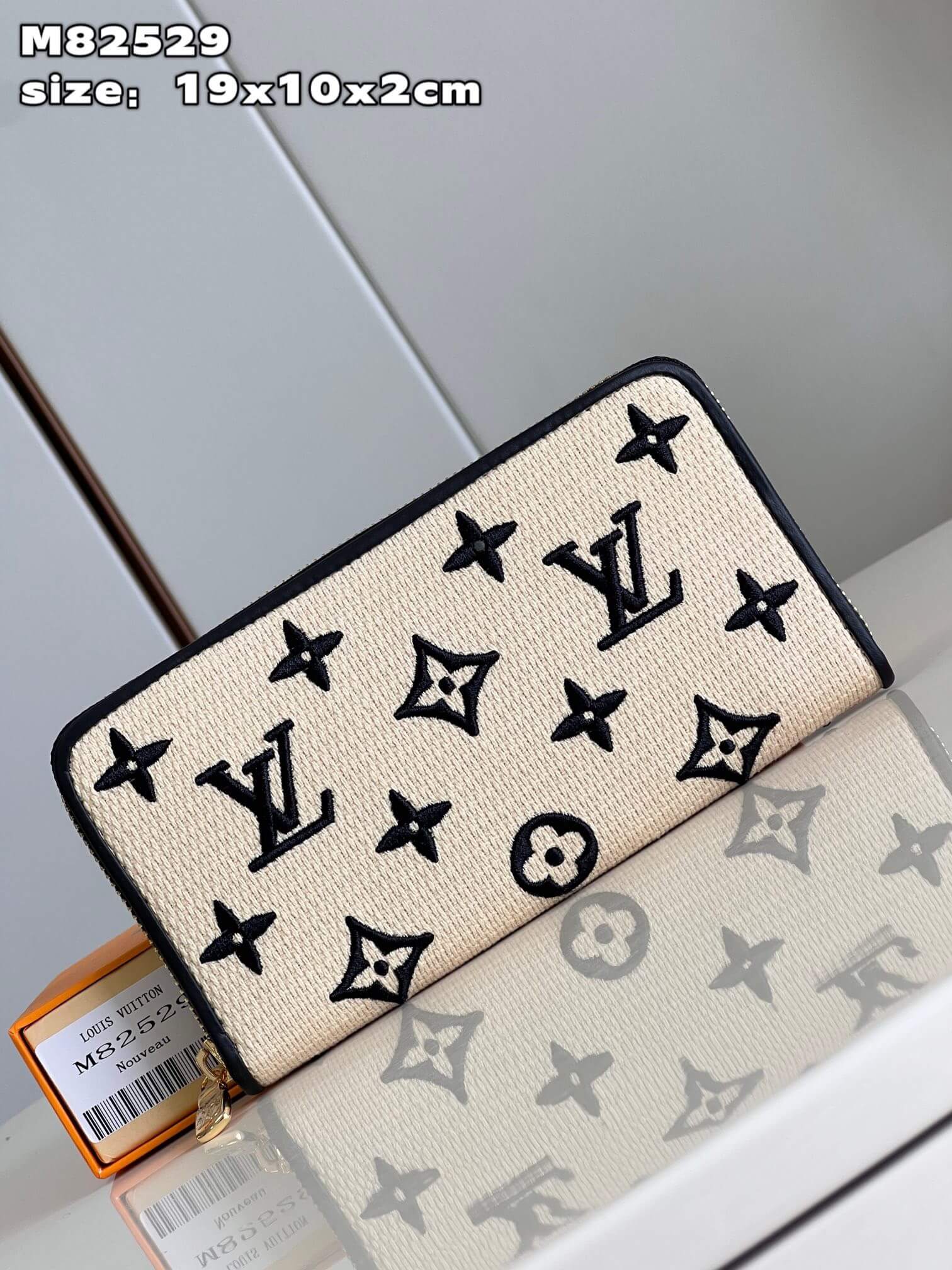 LOUIV Zippy Wallet