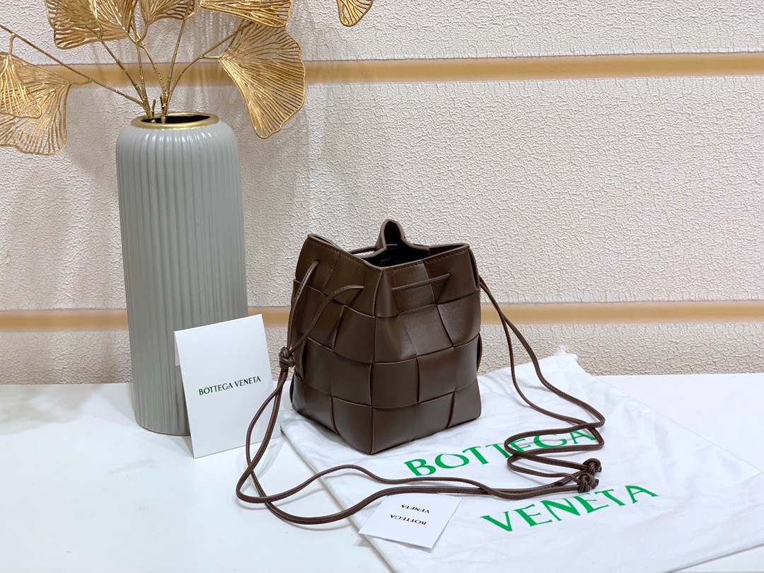 BV Bucket Bag