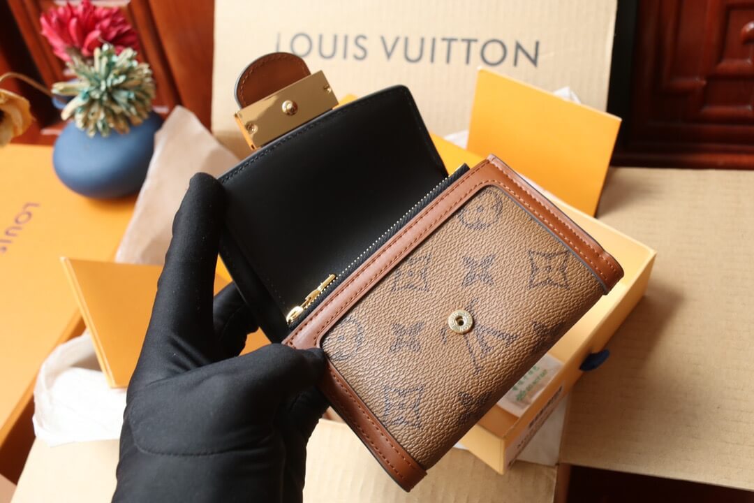 LOUIV Dauphine Wallet
