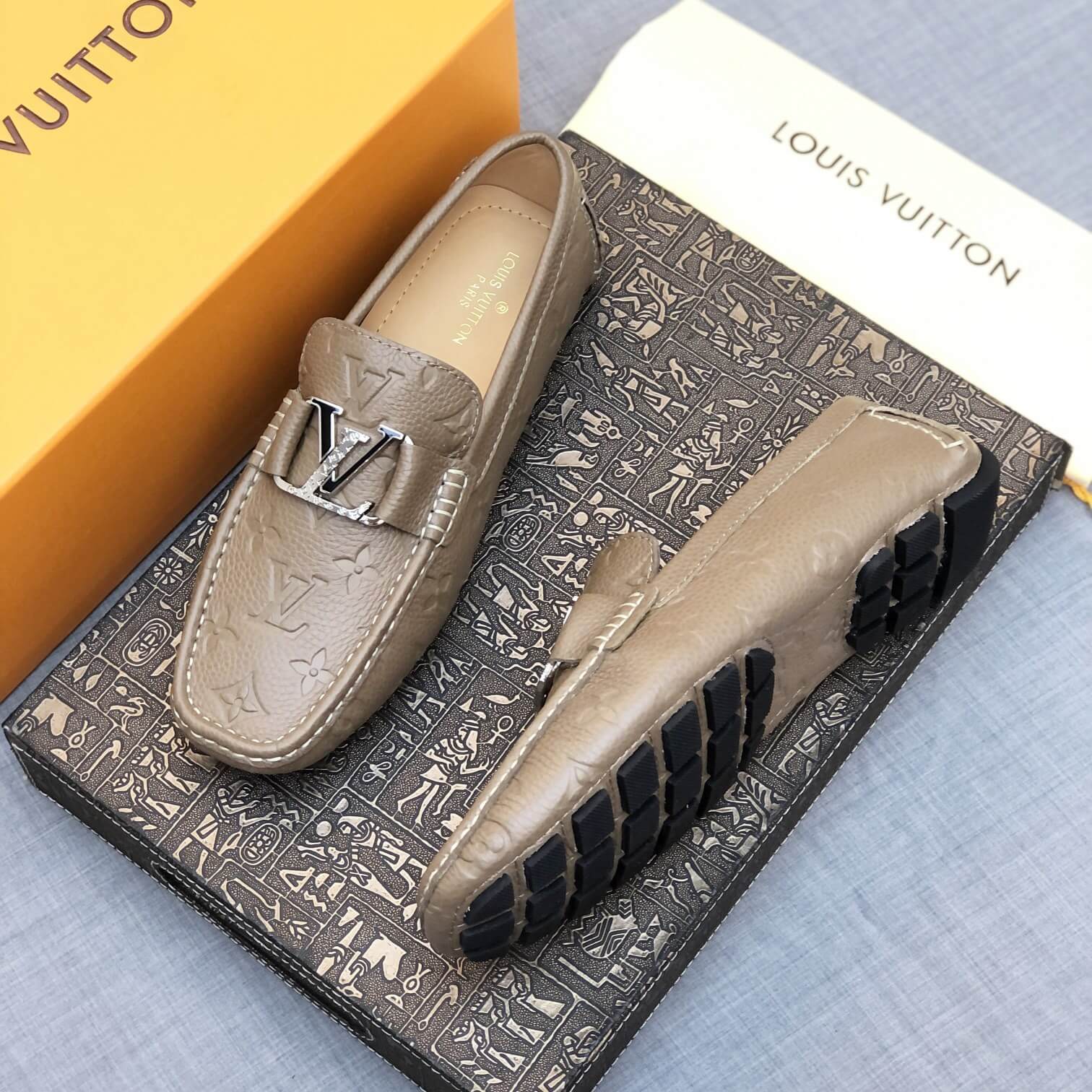 LOUIV Loafers