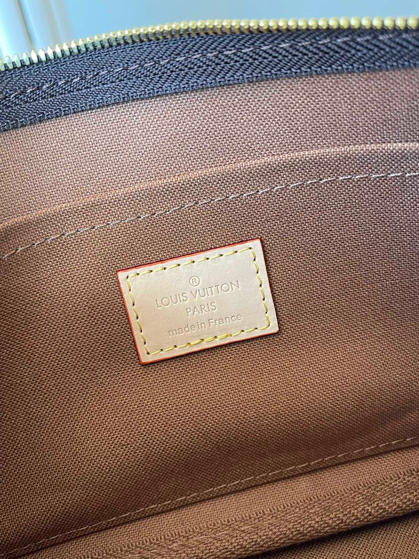 LOUIV M44813 Multi Pochette