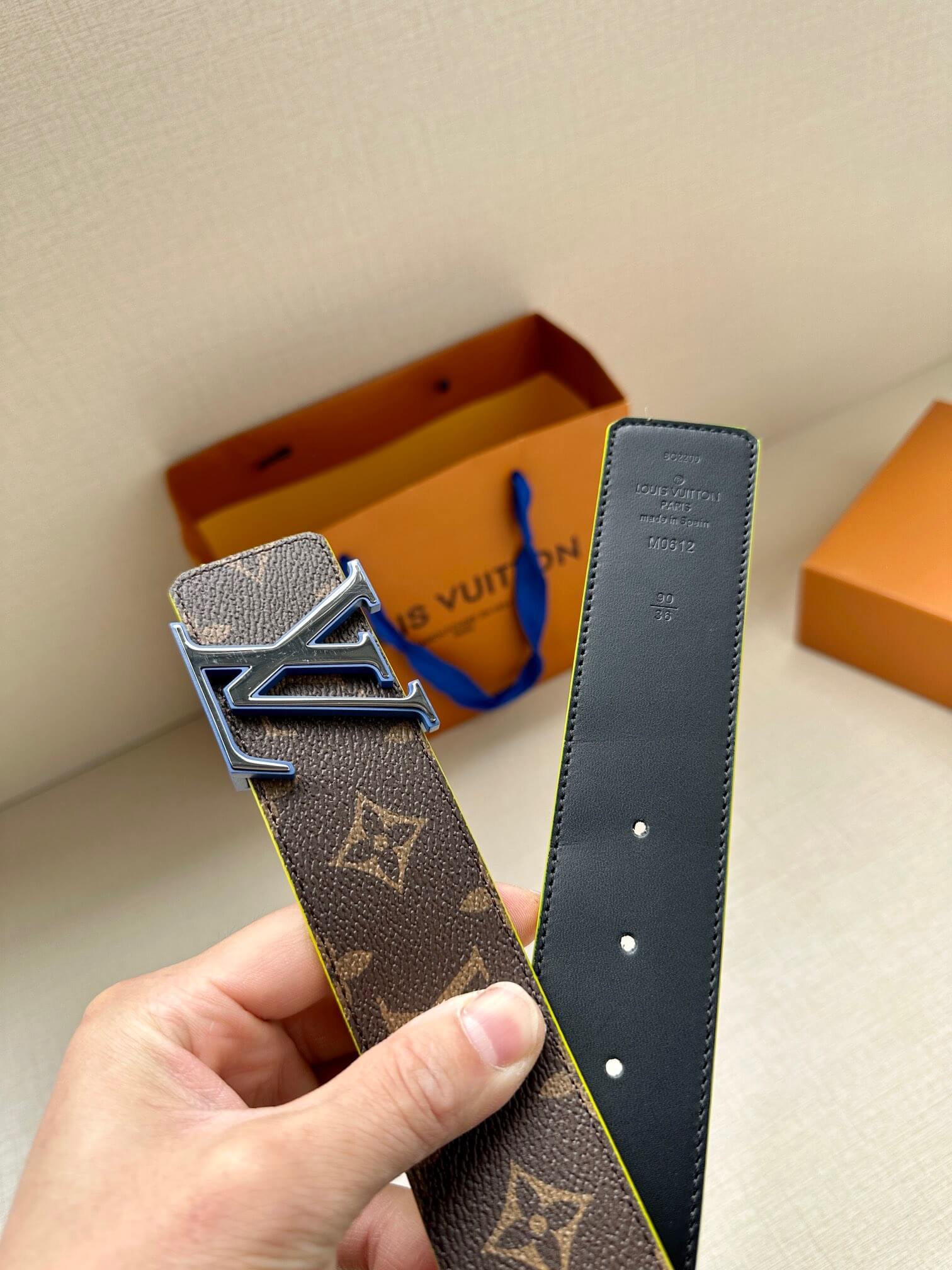 LOUIV Belts